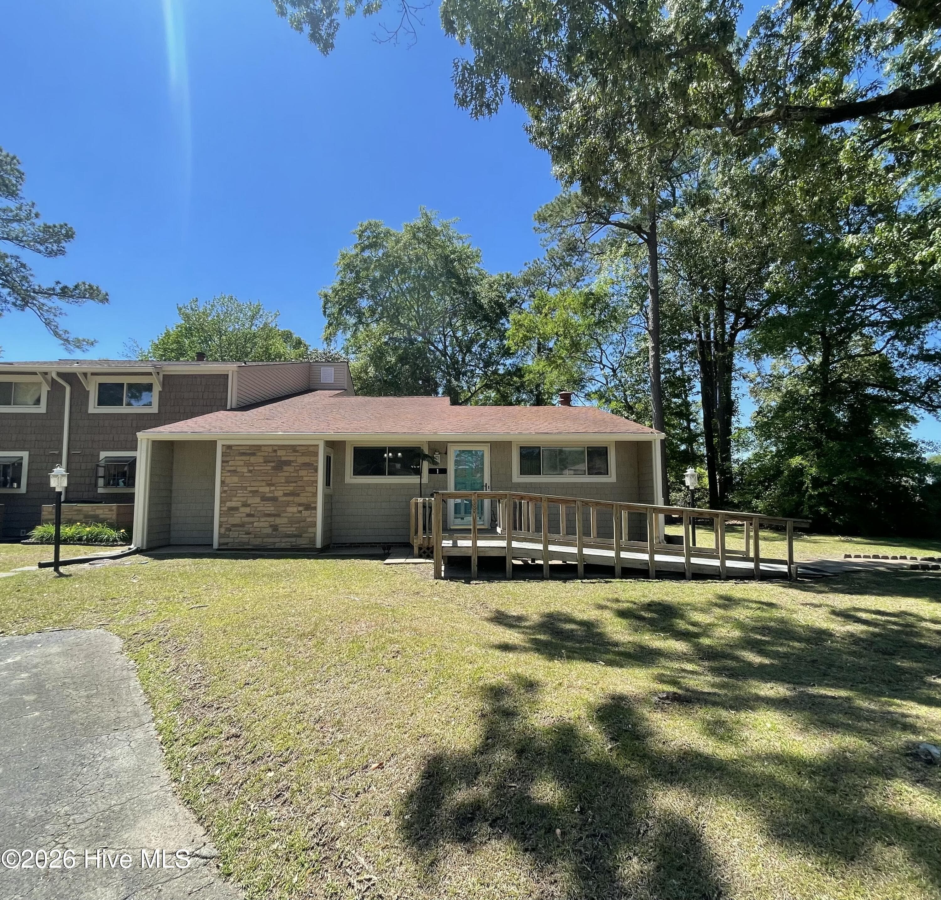 Front of 1 Quarterdeck, New Bern, NC 28562