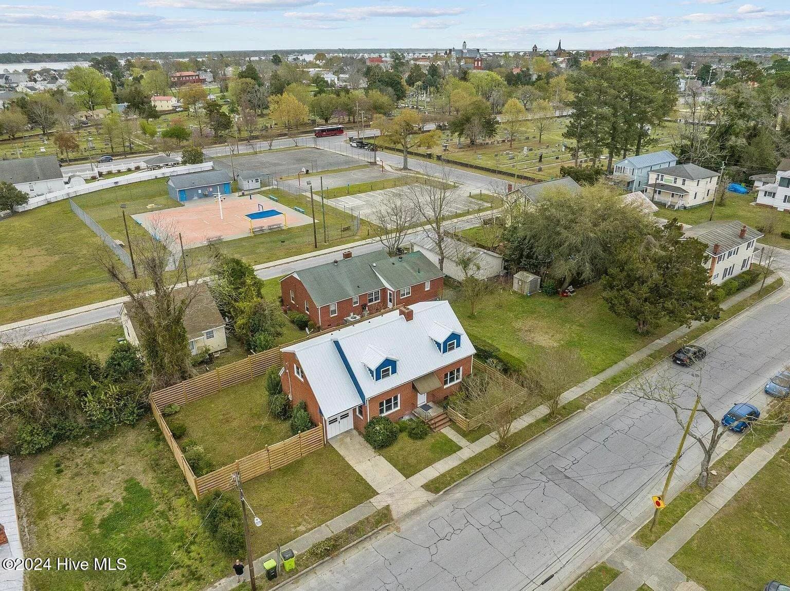Front of 916 Bern Street, New Bern, NC 28560