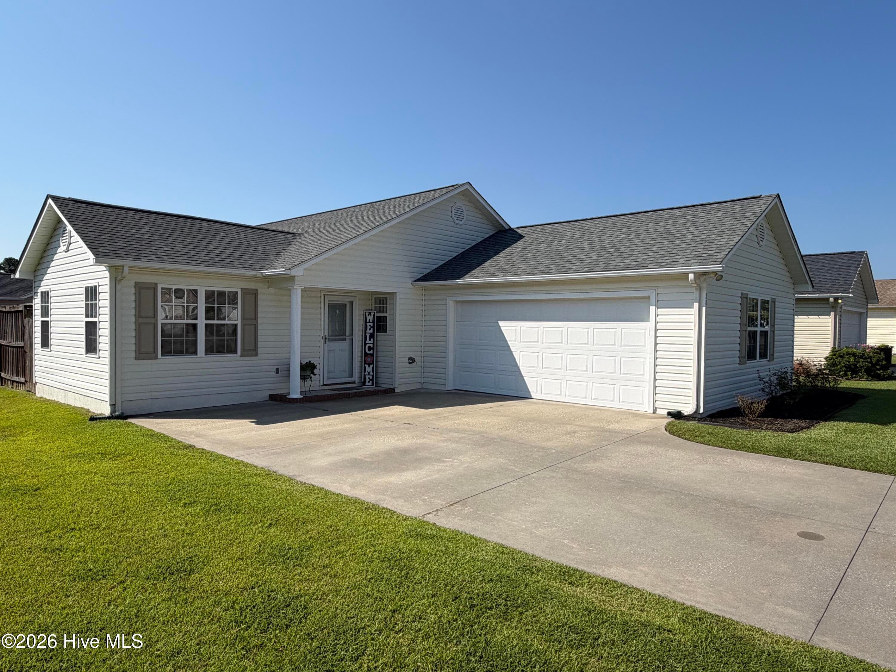 Front of 2011 Colony Plaza, Jacksonville, NC 28546