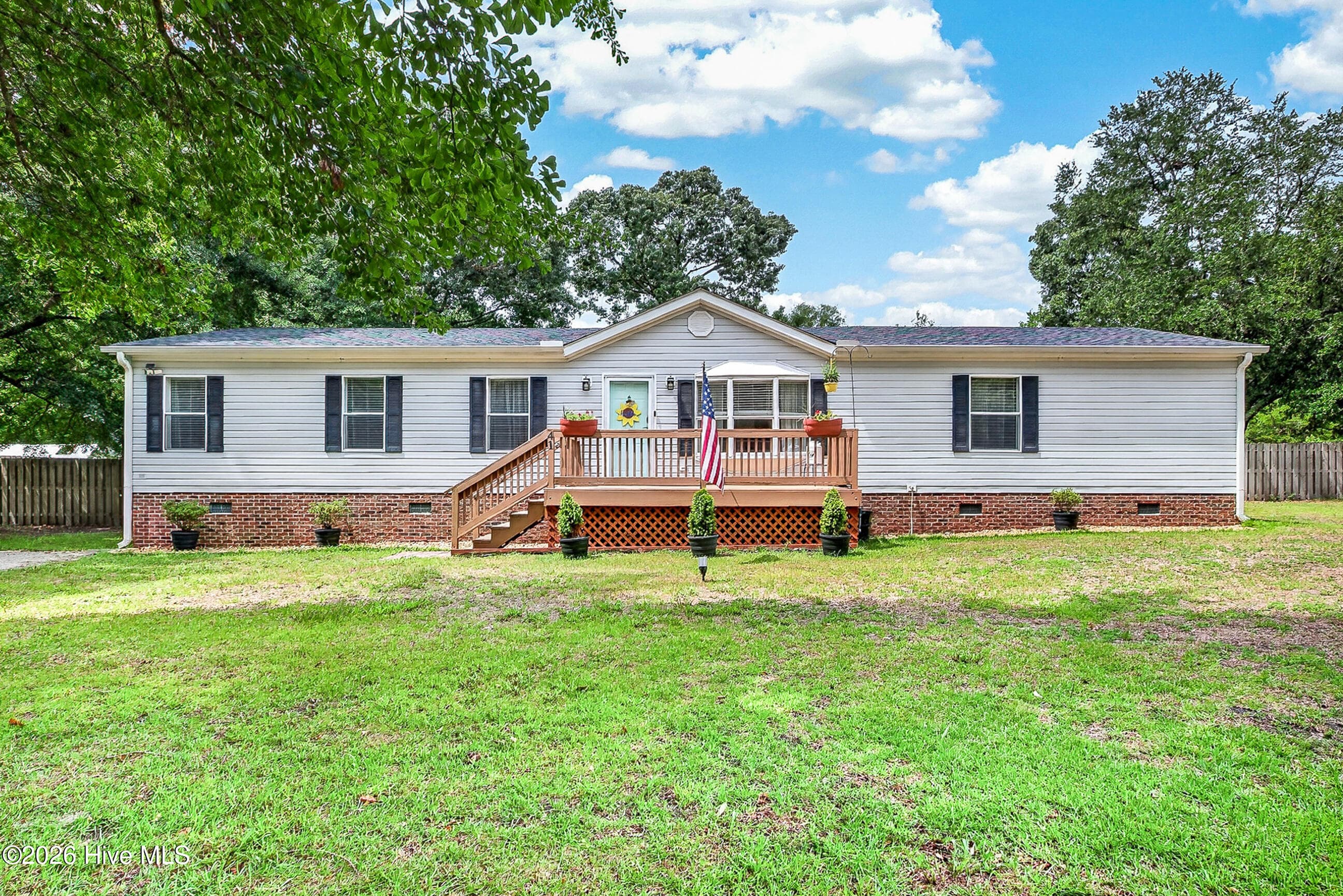 Front of 41 Warwick Court, Hampstead, NC 28443