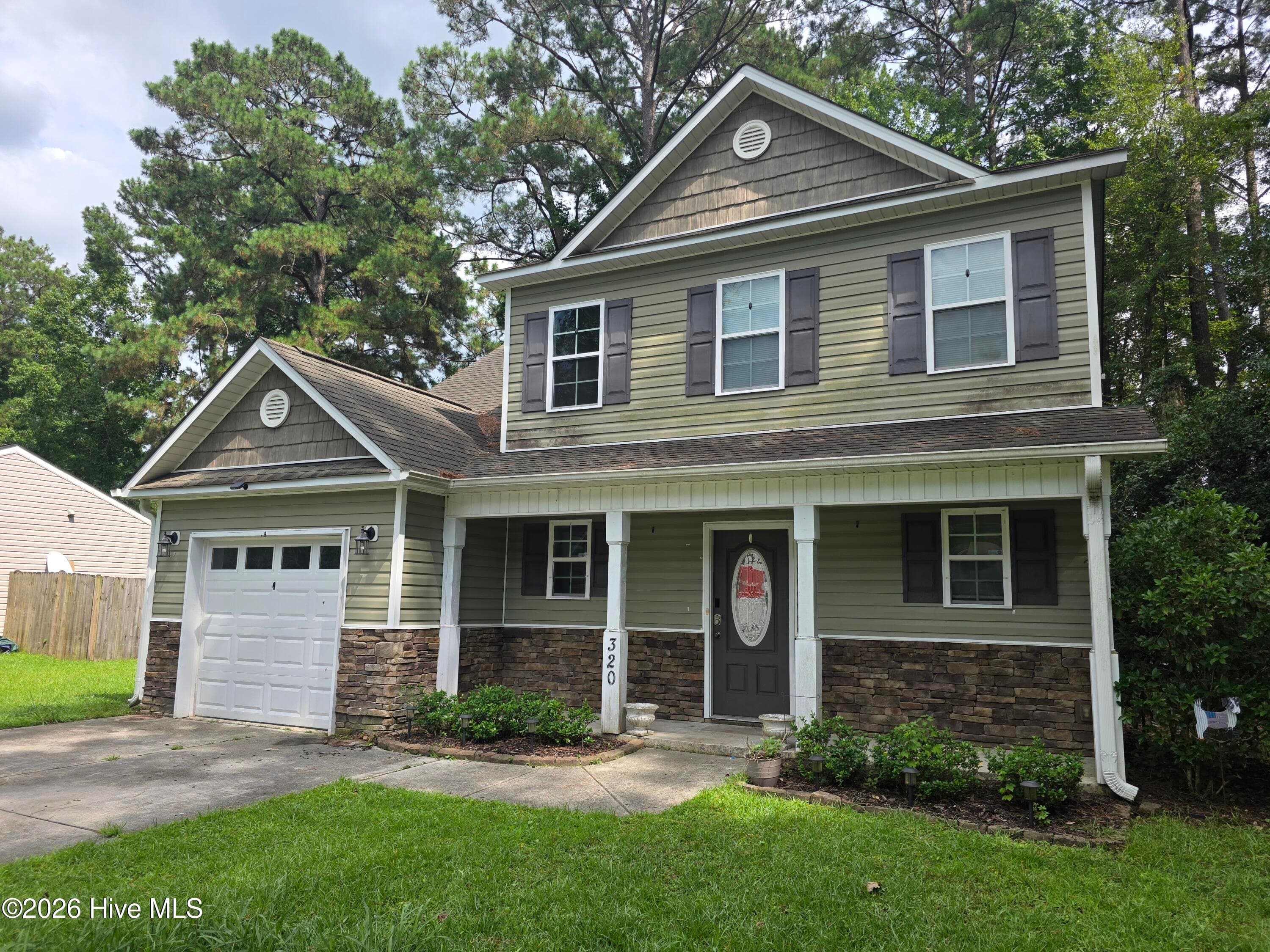 Front of 320 Lakewood Drive, Jacksonville, NC 28546