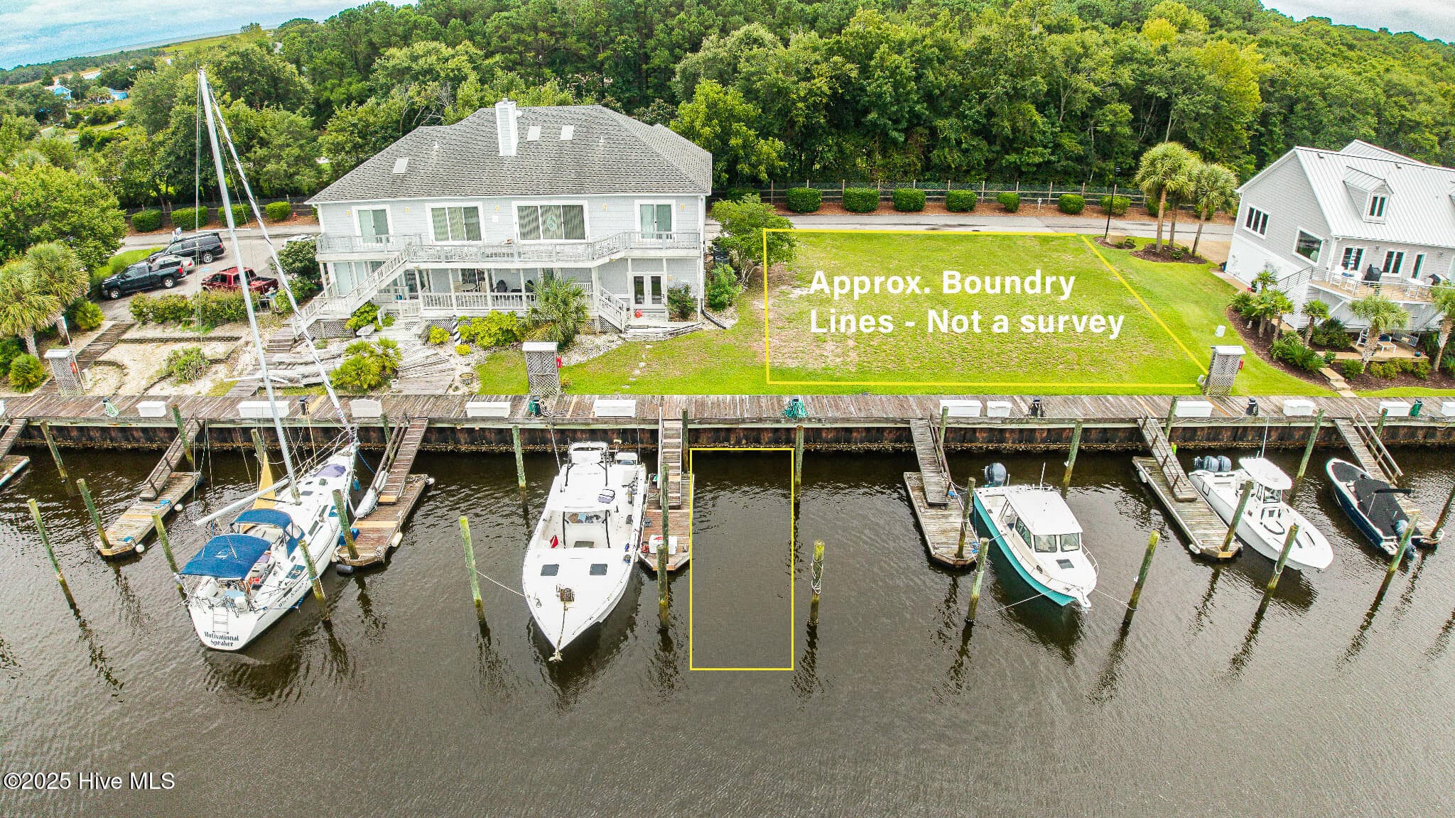Front of 911 Radnor Road, Wilmington, NC 28409