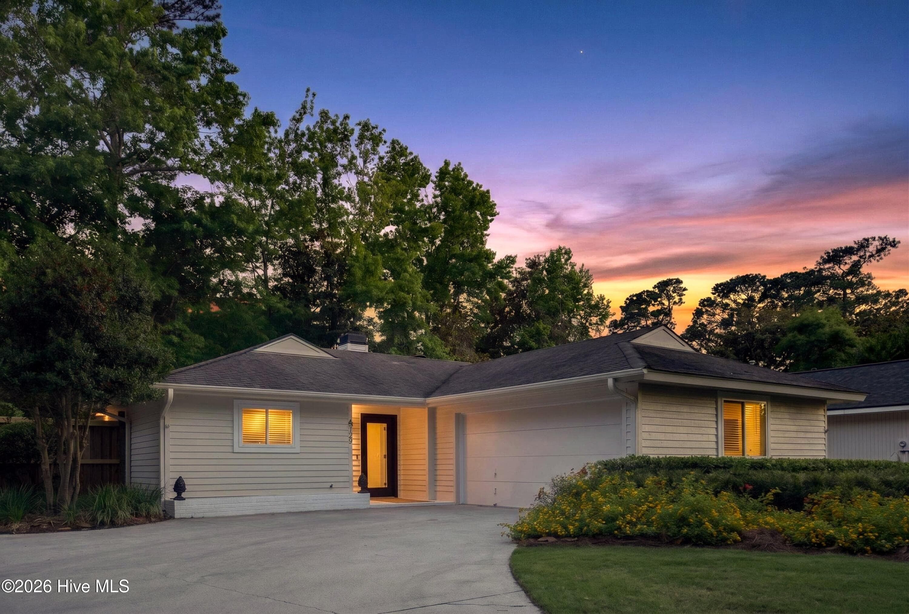 Front of 6729 Cable Car Lane, Wilmington, NC 28403