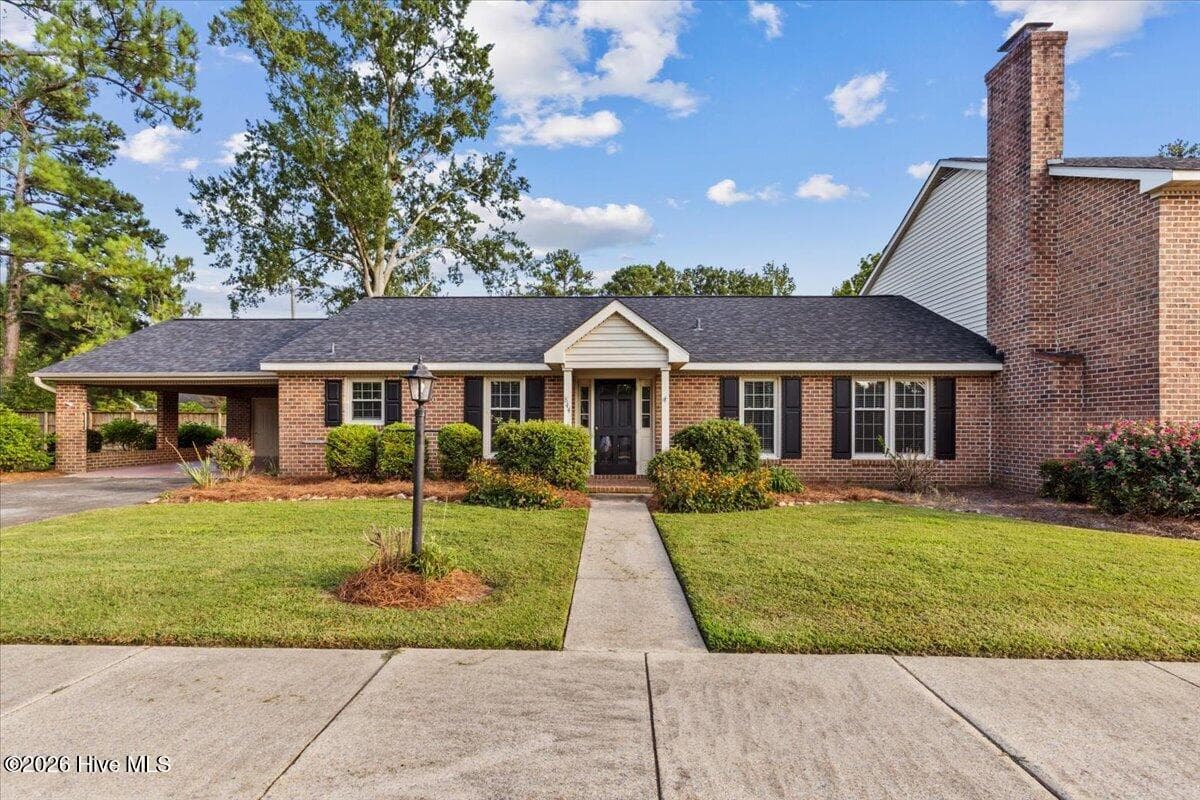 Front of 844 Westminster Lane, Kinston, NC 28501
