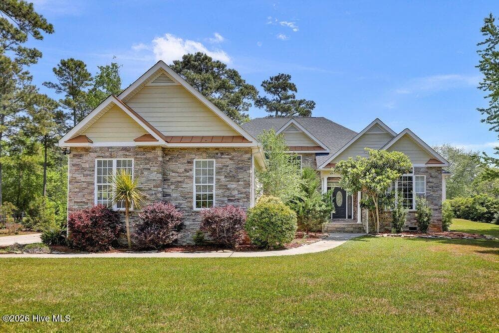 Front of 707 N Green Tee Road, Hampstead, NC 28443