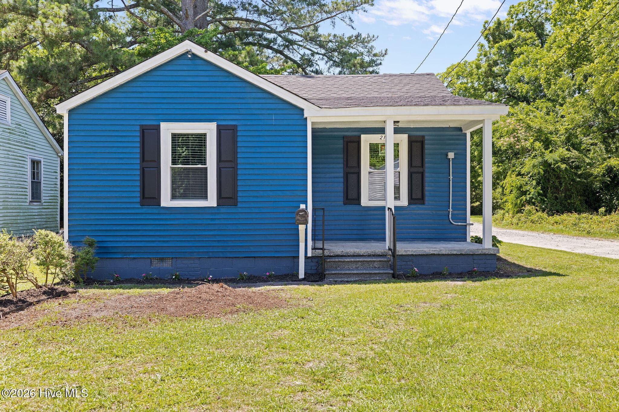 Front of 212 Clay Street, Kinston, NC 28501