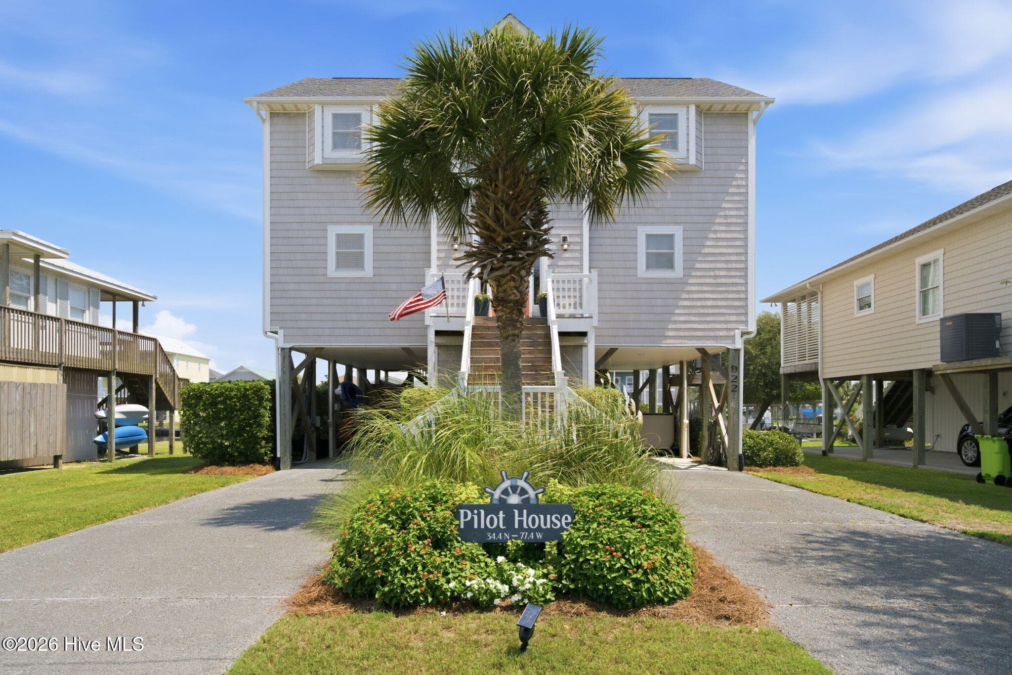 Exterior of 922 Broadway Street, Surf City, NC 28445