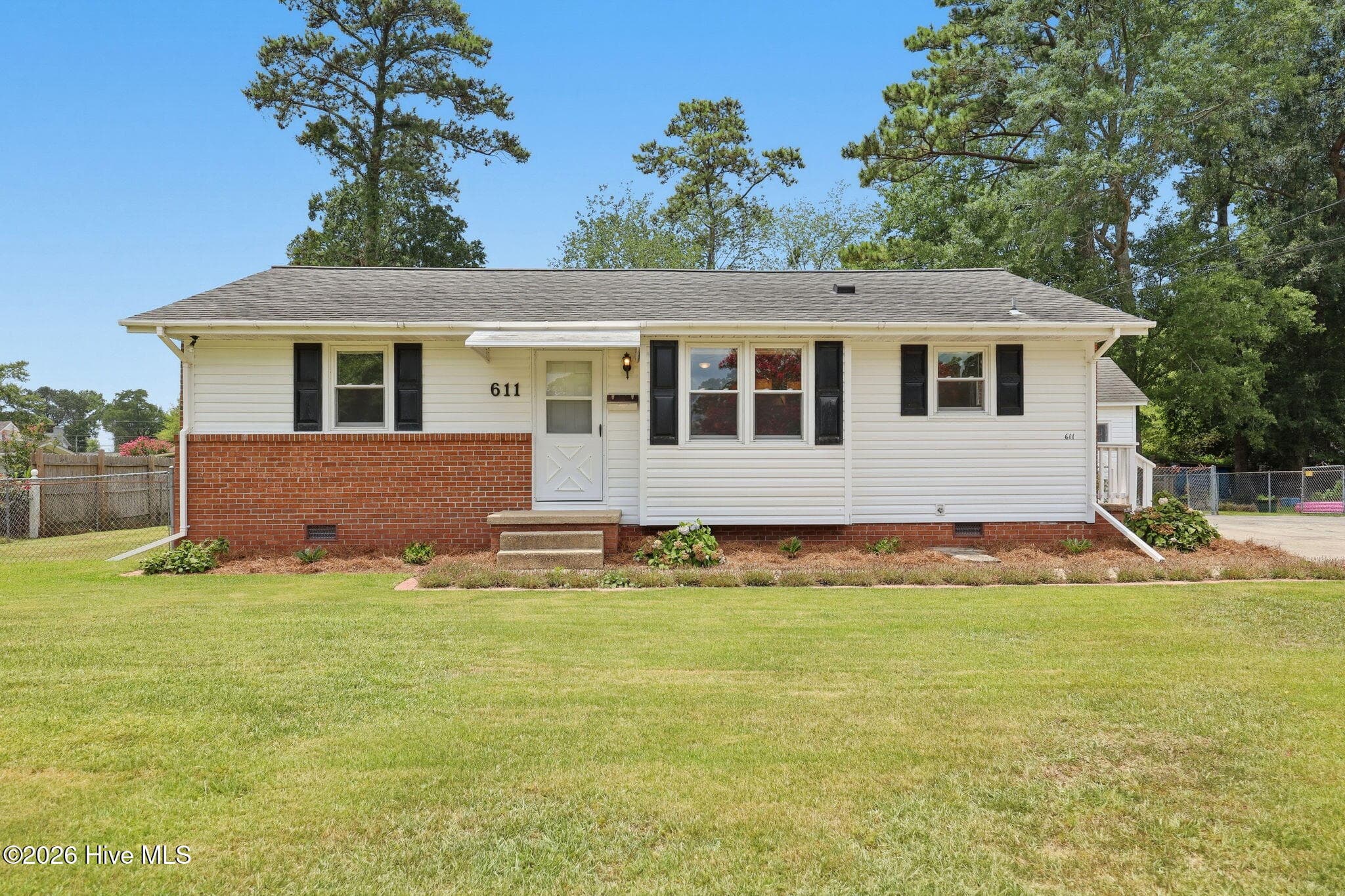 Front of 611 Decatur Road, Jacksonville, NC 28540