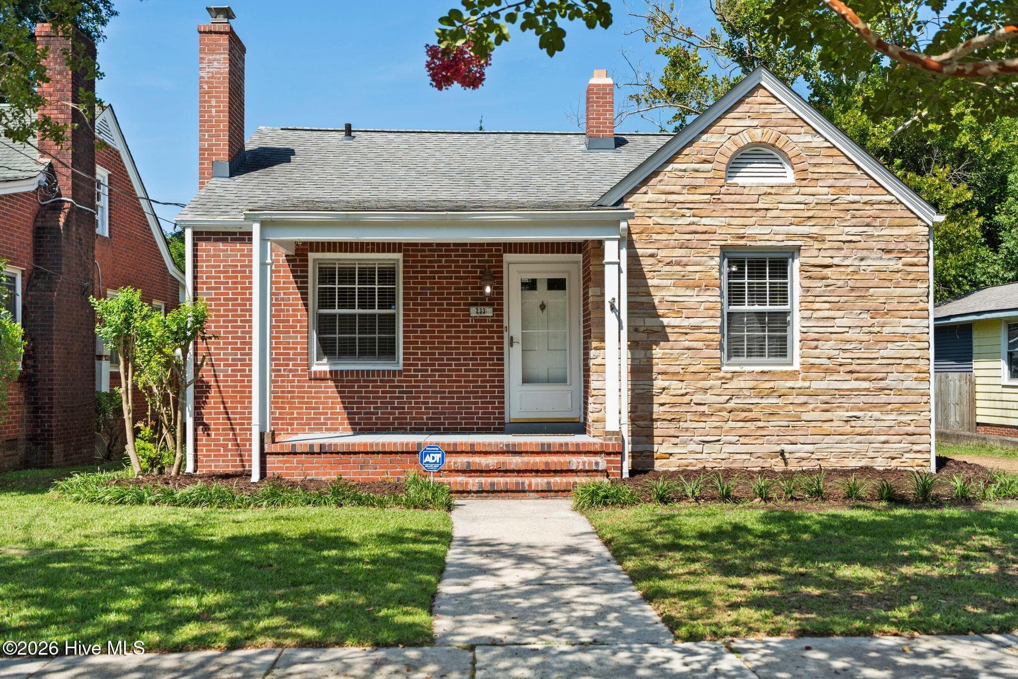 Front of 233 N 25th Street, Wilmington, NC 28405