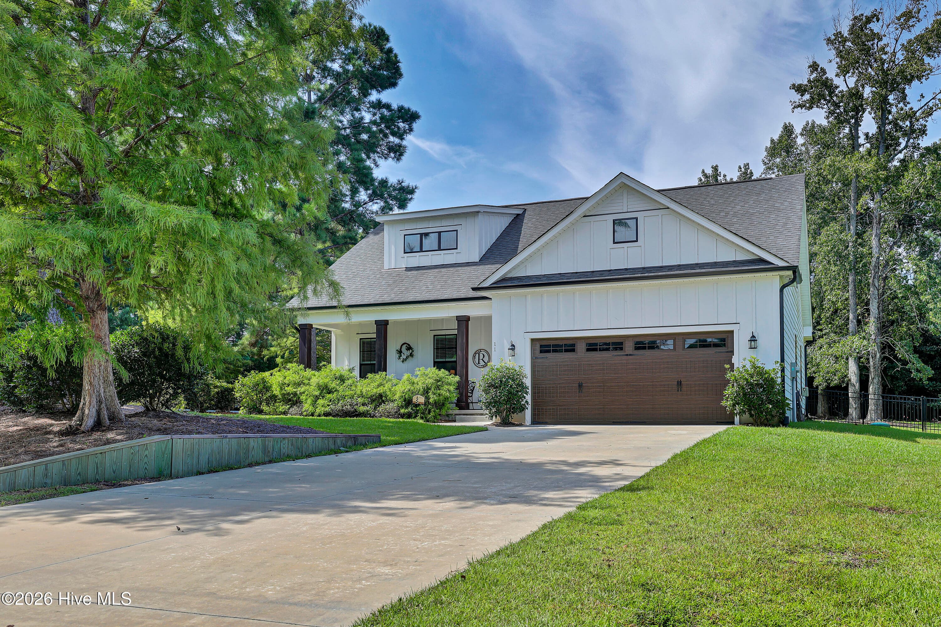 Exterior of 11 Sailview Court, Hampstead, NC 28443