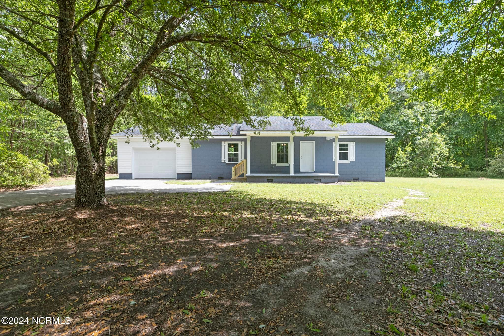 Front of 690 Maple Hill School Road, Maple Hill, NC 28454