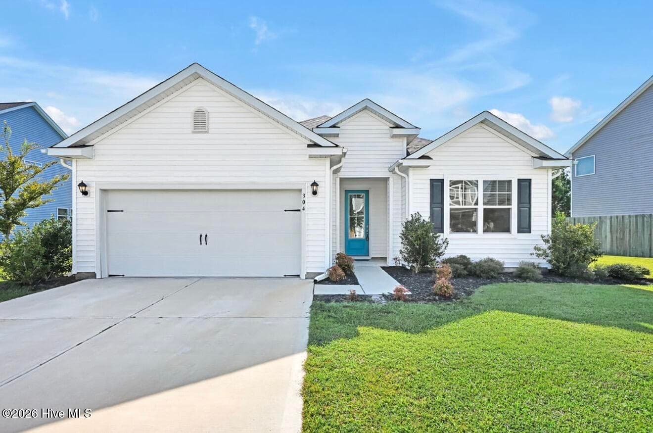 Exterior of 304 Edgewater Way, Surf City, NC 28445