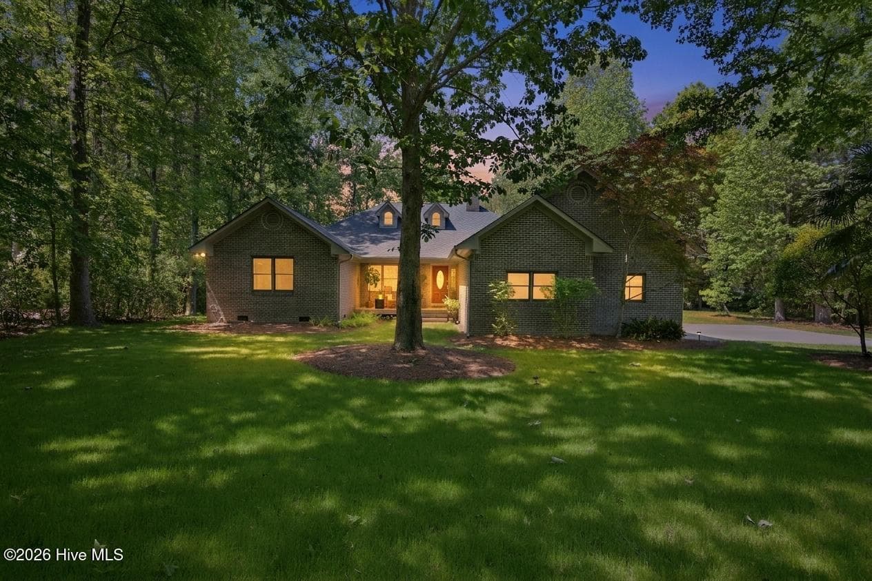 Front of 512 North Line Drive, Hampstead, NC 28443