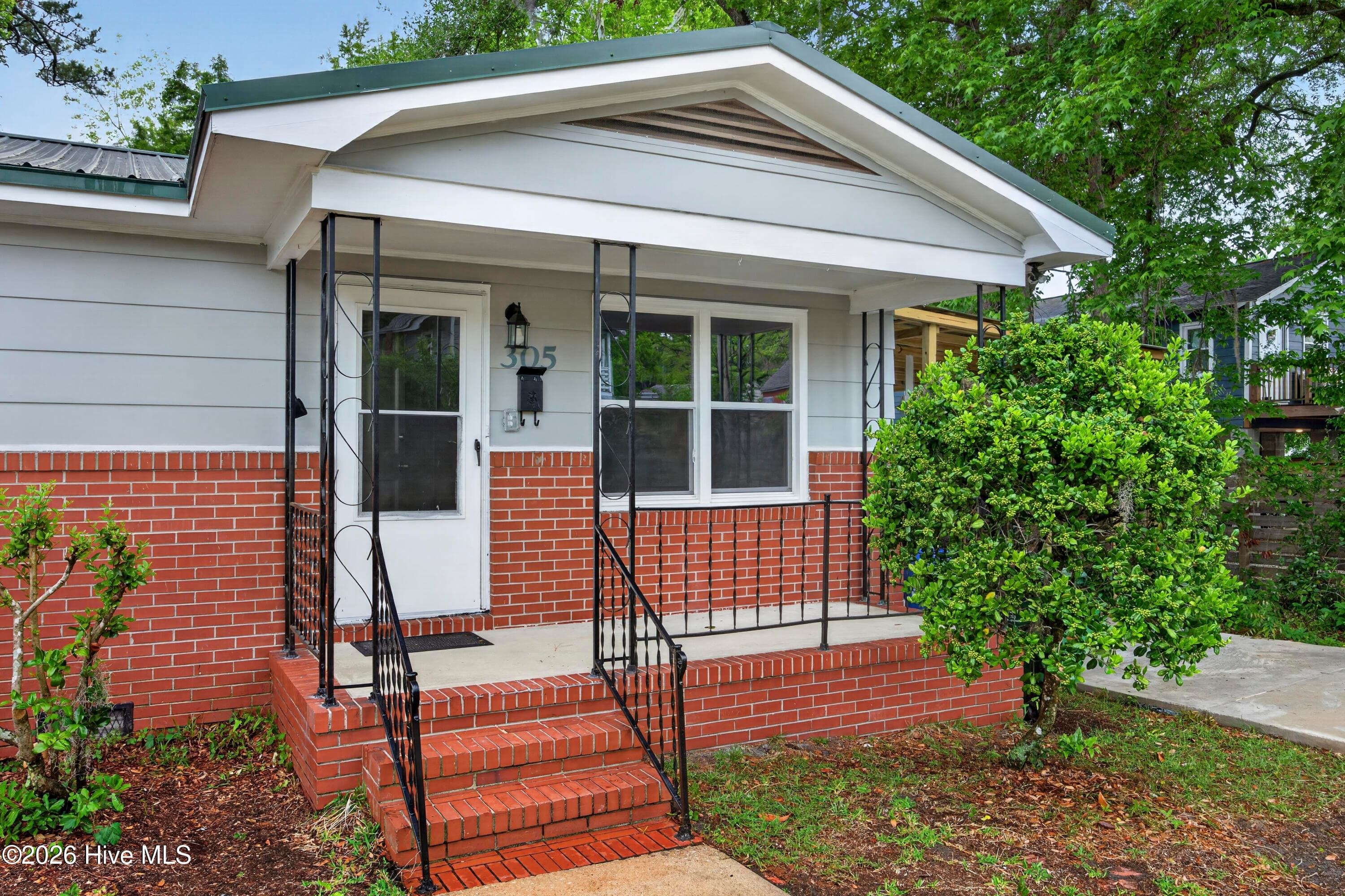 Front of 305 N 21st Street, Wilmington, NC 28405
