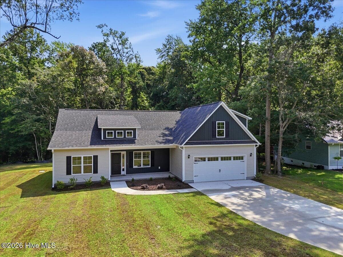 Exterior of 170 Middleton Place, Sneads Ferry, NC 28460