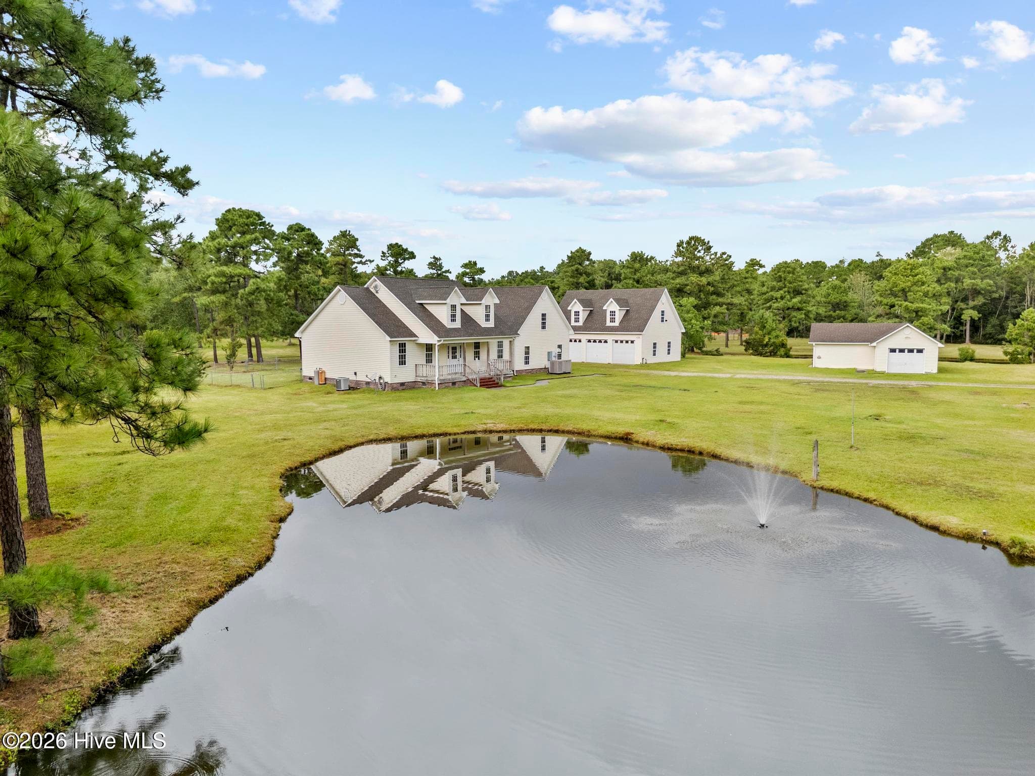 Exterior of 162 Griffith Road, Hampstead, NC 28443