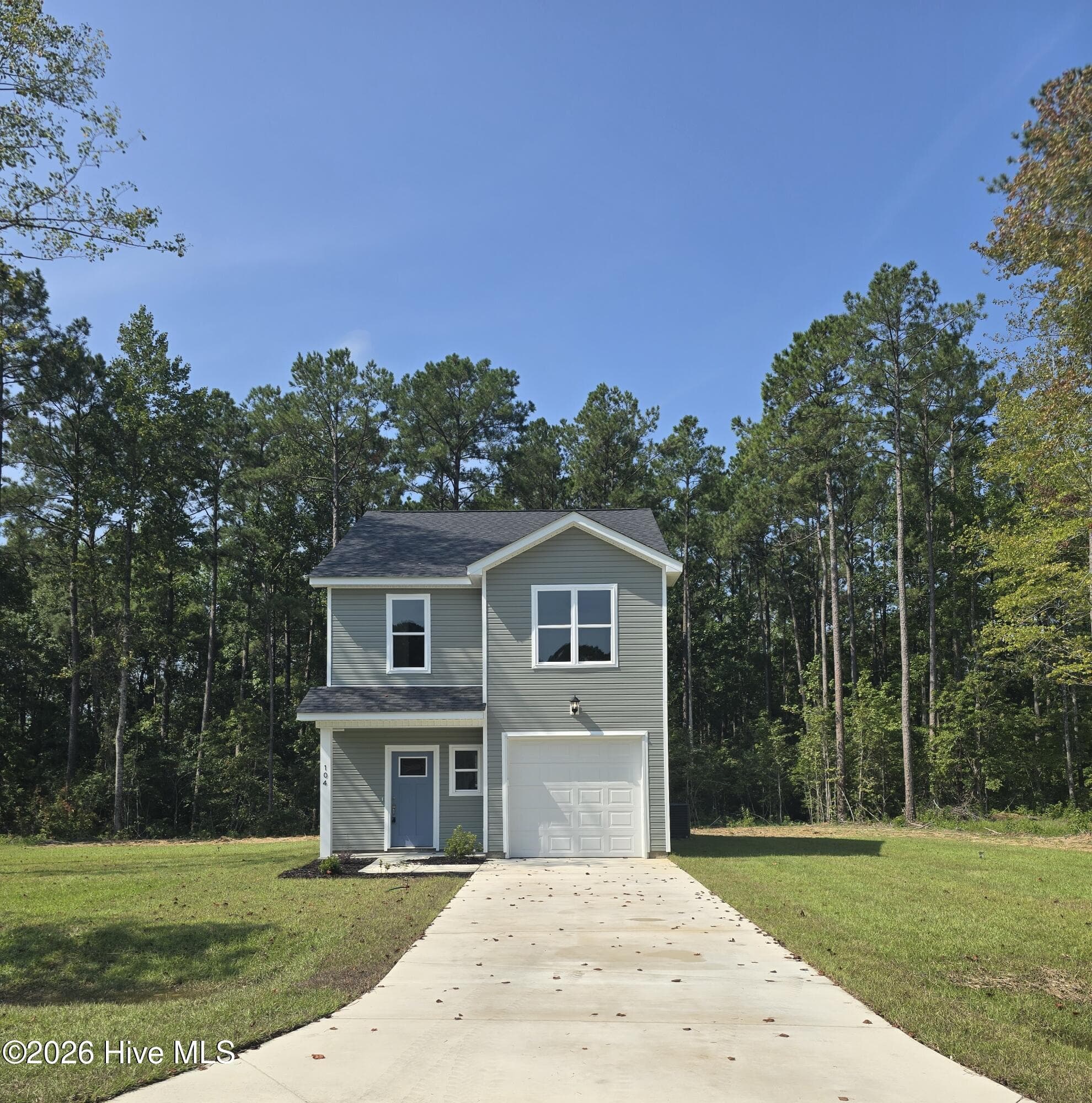 Front of 104 Palm Circle, Havelock, NC 28532