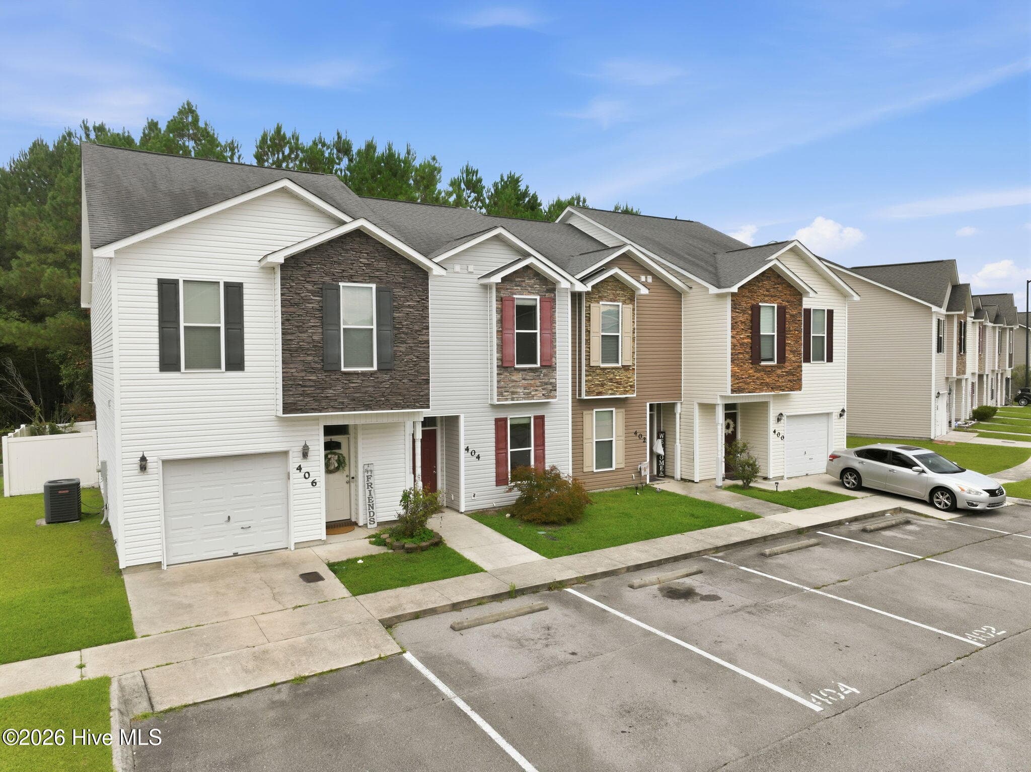 Front of 404 Glenhaven Lane, Jacksonville, NC 28546