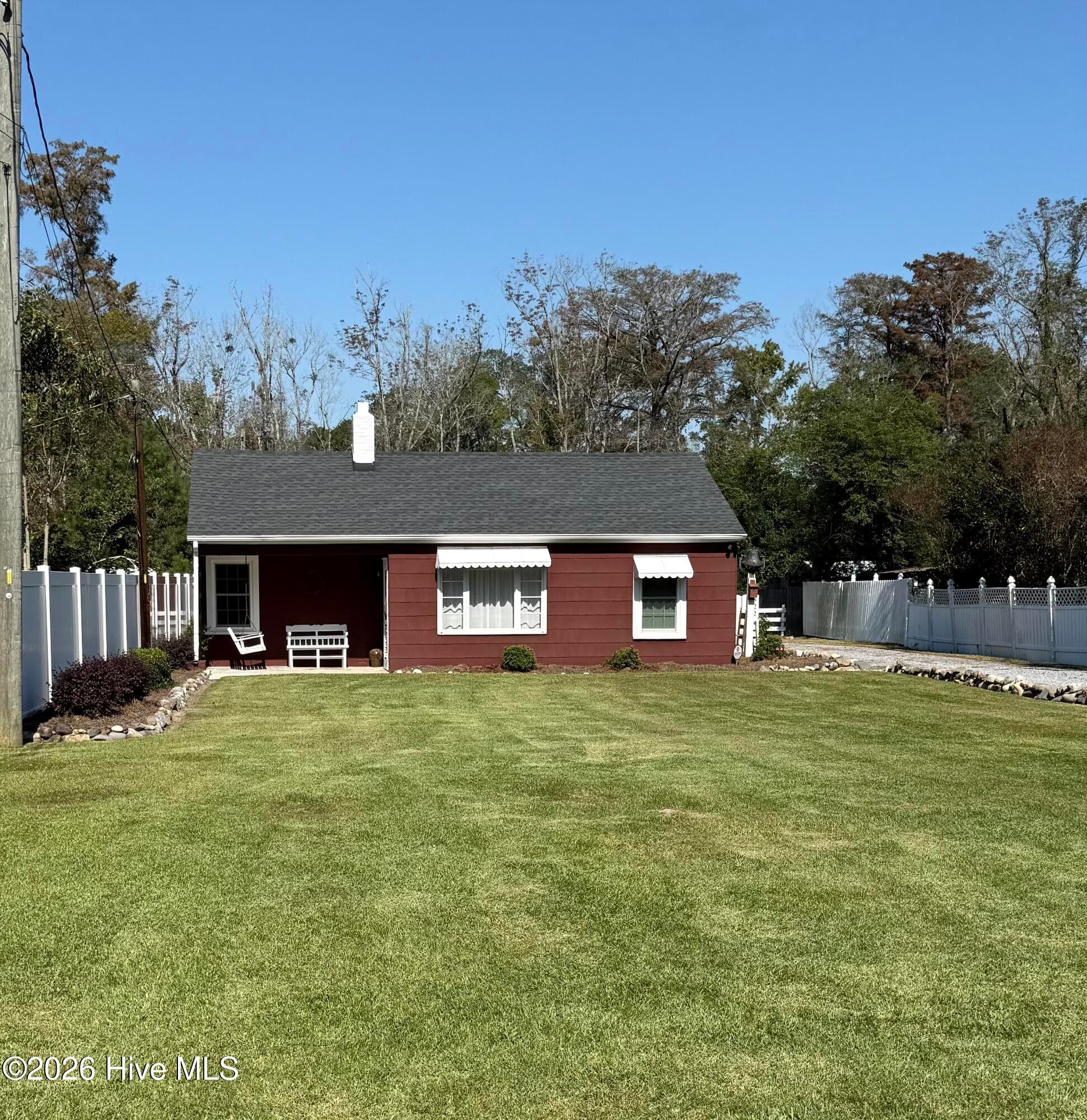 Front of 322 River Road, Washington, NC 27889