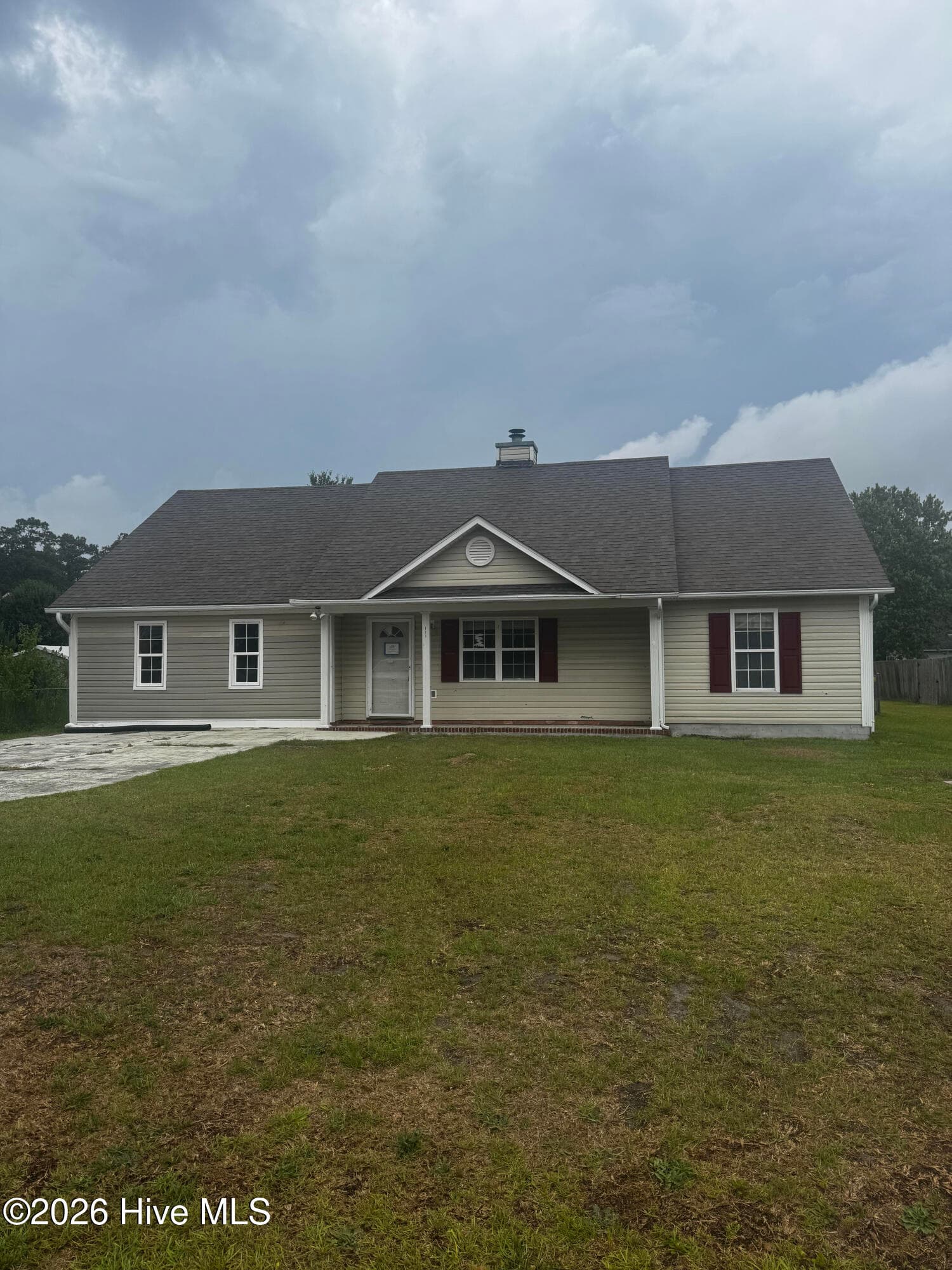 Front of 111 Quail Creek Drive, Hubert, NC 28539