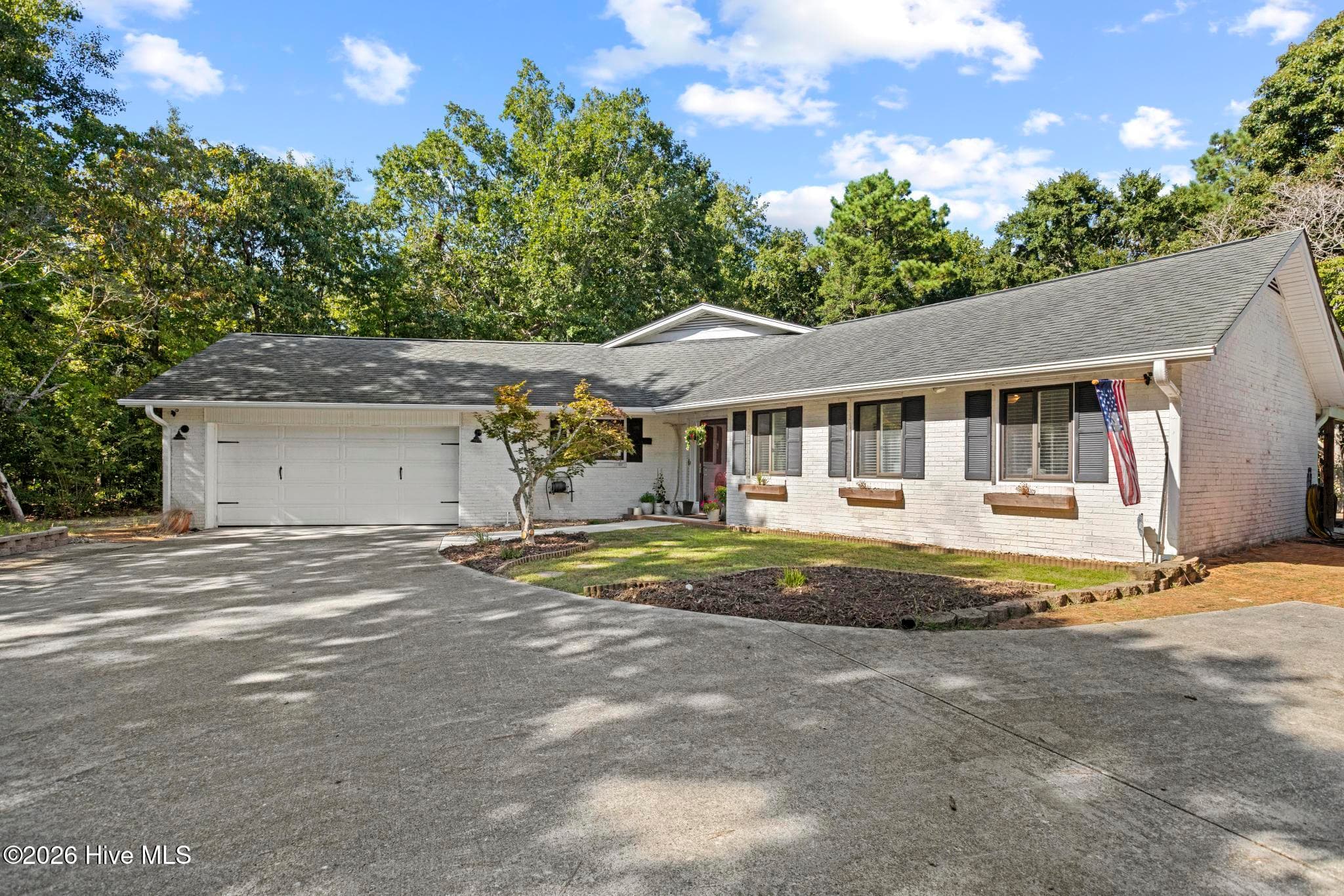Front of 216 Hickory Lane, Hampstead, NC 28443