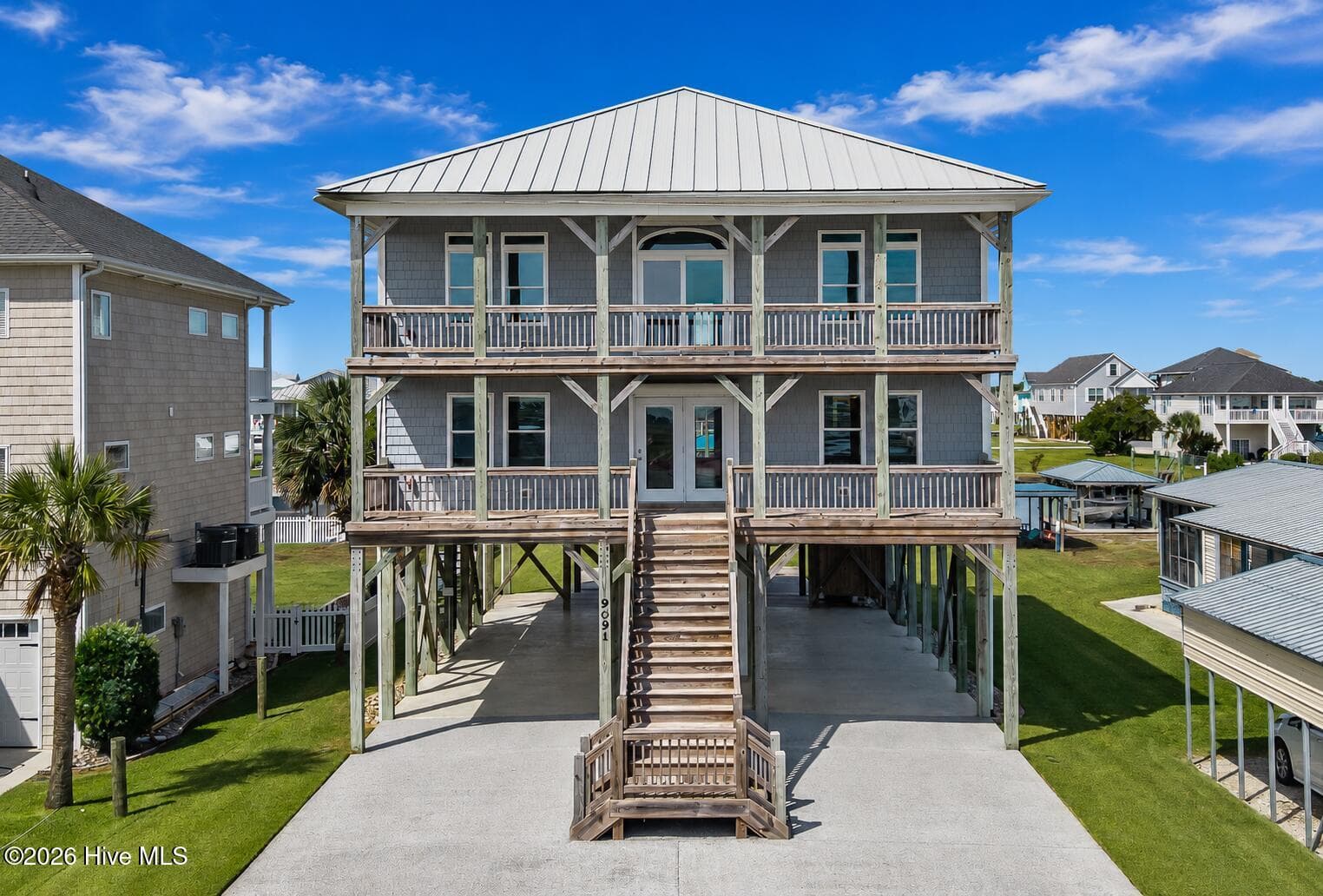 Exterior of 9091 W 9th Street, Surf City, NC 28445