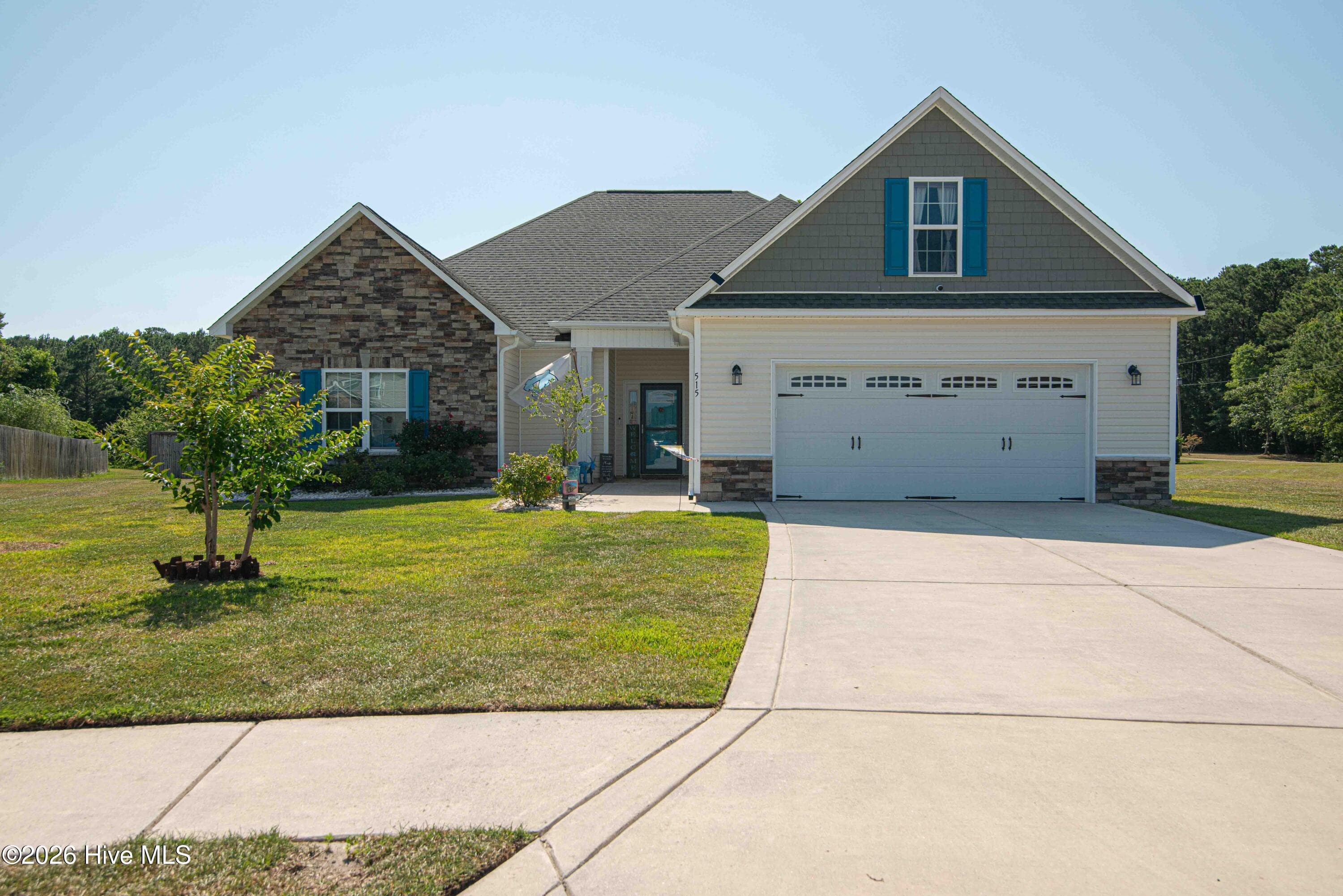 Front of 515 Shipyard Court, Swansboro, NC 28584
