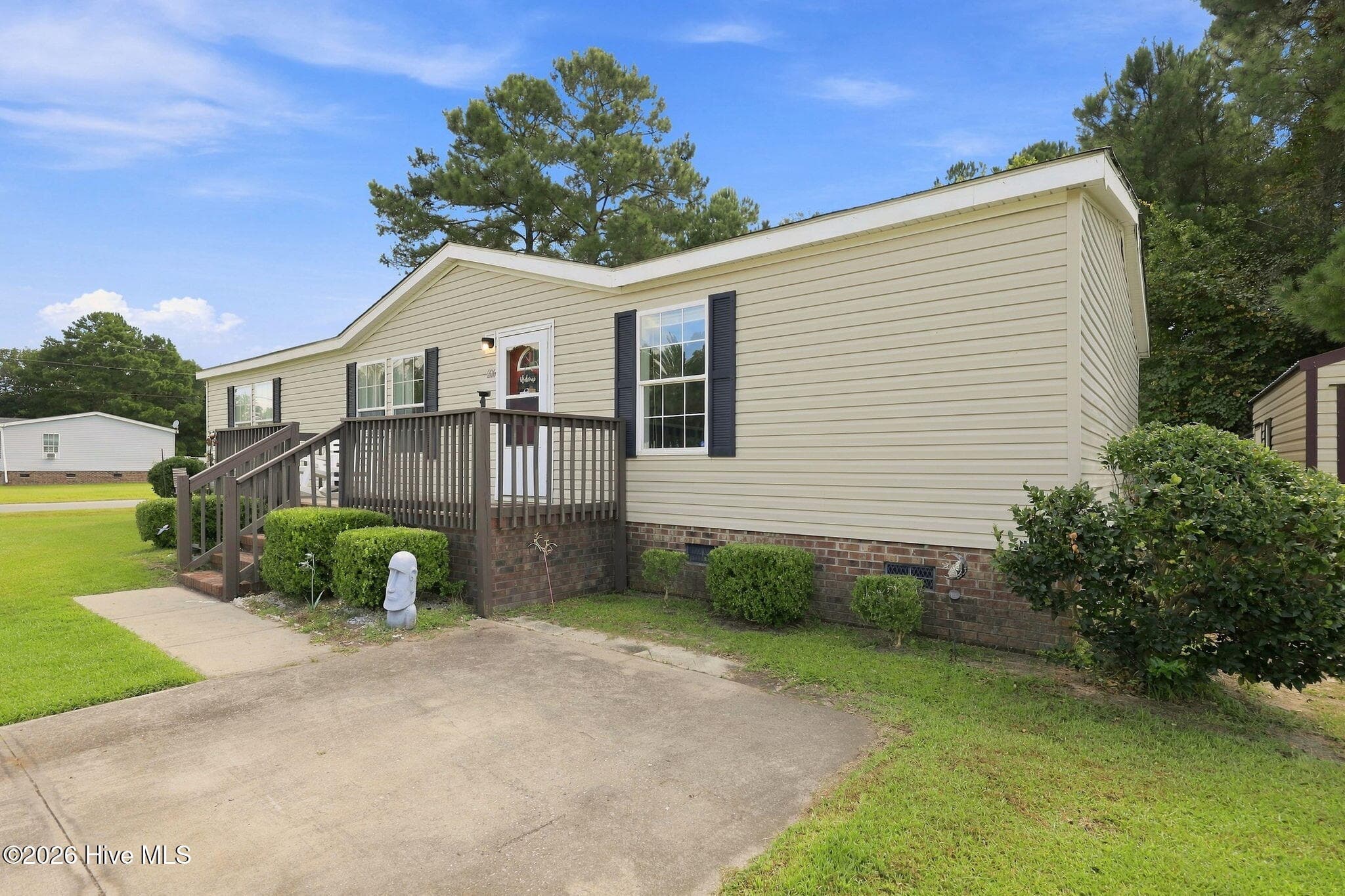 Front of 206 Shipmans Pike, Jacksonville, NC 28546
