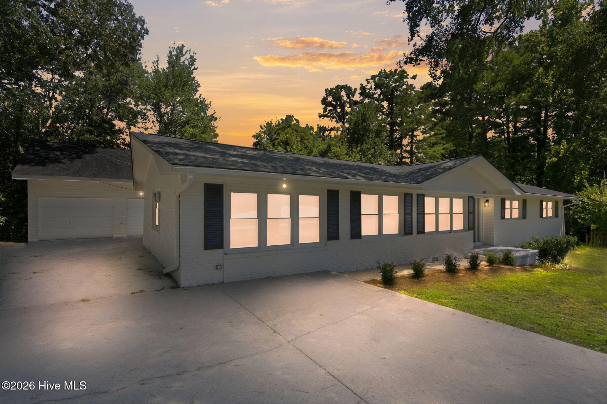Front of 409 Sharon Drive, Wilmington, NC 28409