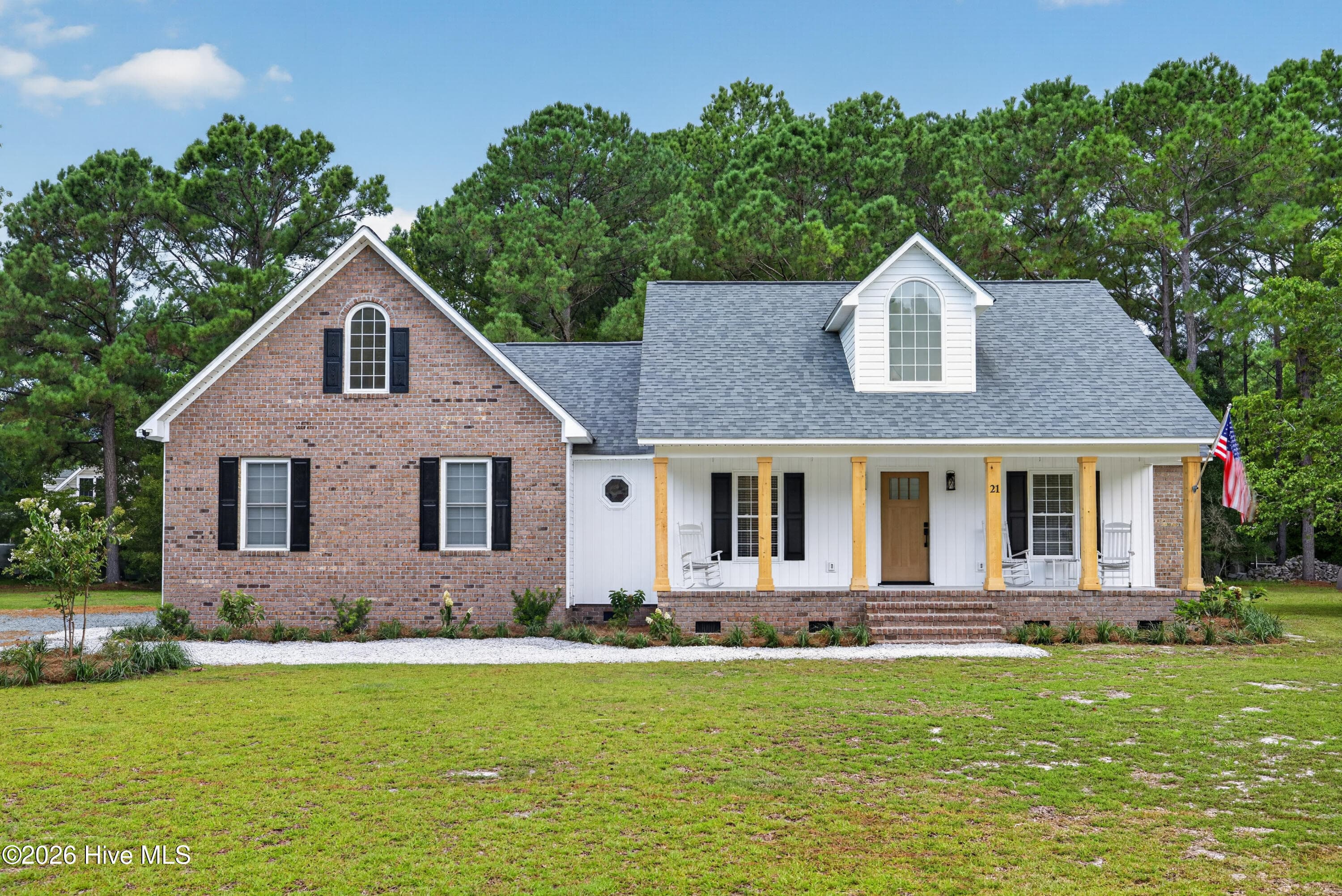 Exterior of 21 Oyster Point Lane, Hampstead, NC 28443