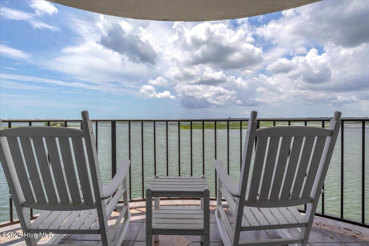 Front of 322 Causeway Drive Ste 407, Wrightsville Beach, NC 28480