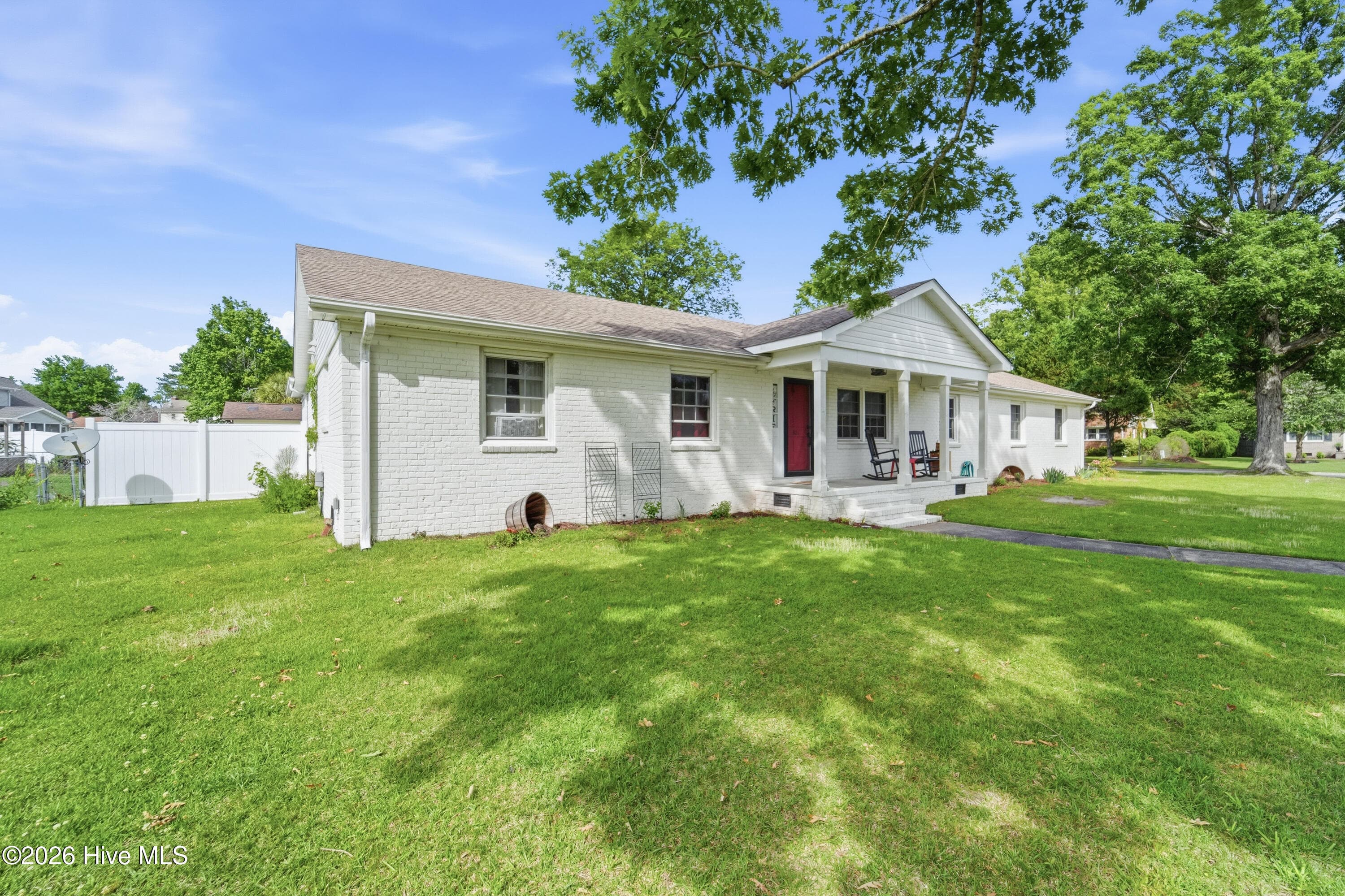 Front of 301 King Richard Court, Jacksonville, NC 28546