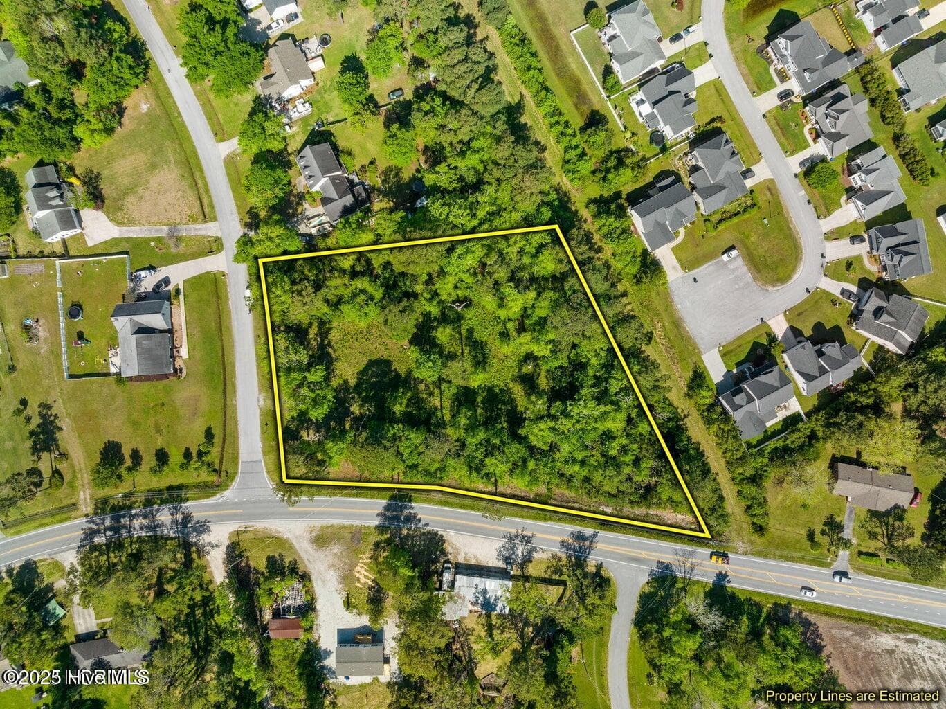 Front of 100 Tiffany Way, Beaufort, NC 28516