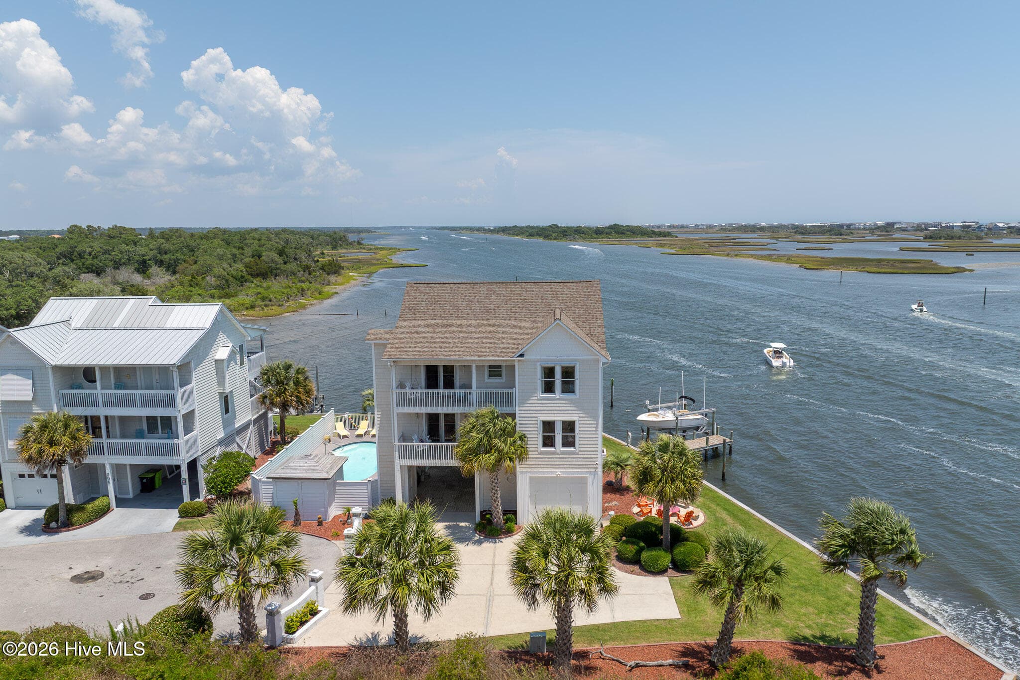 Front of 702 Roland Avenue, Surf City, NC 28445
