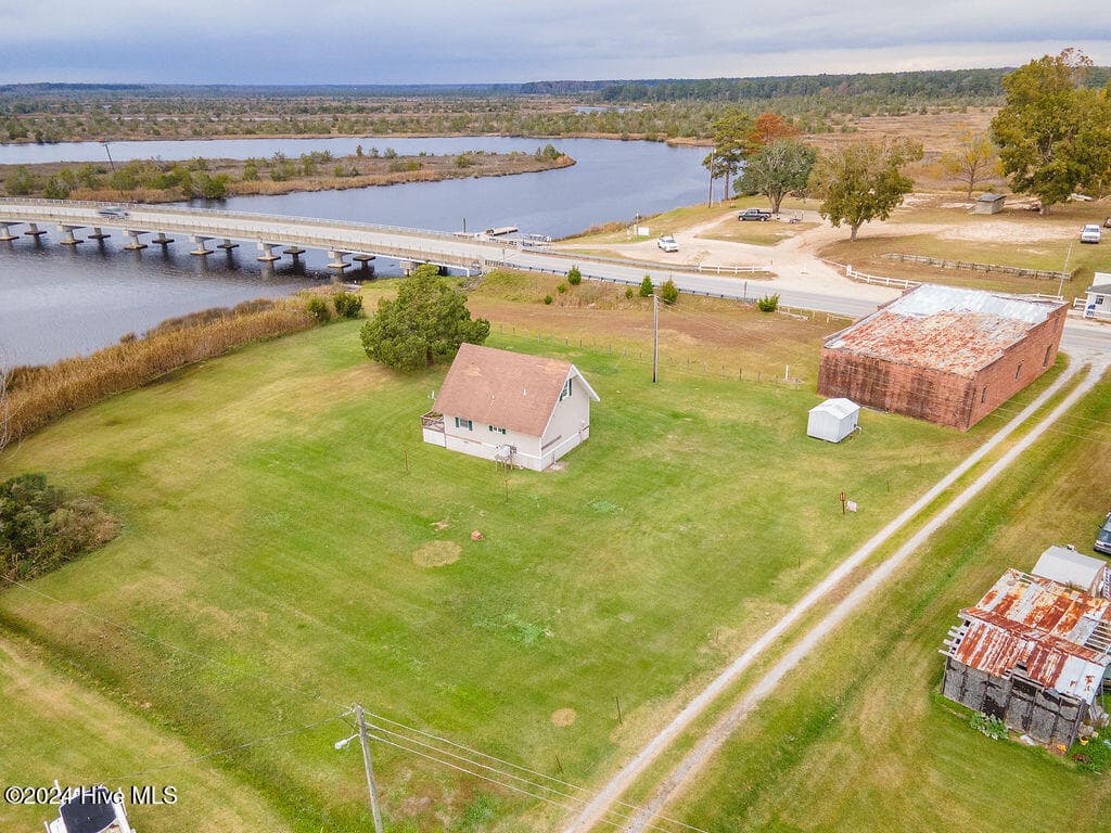 Front of 110 Wetherington Landing Road, Stella, NC 28582