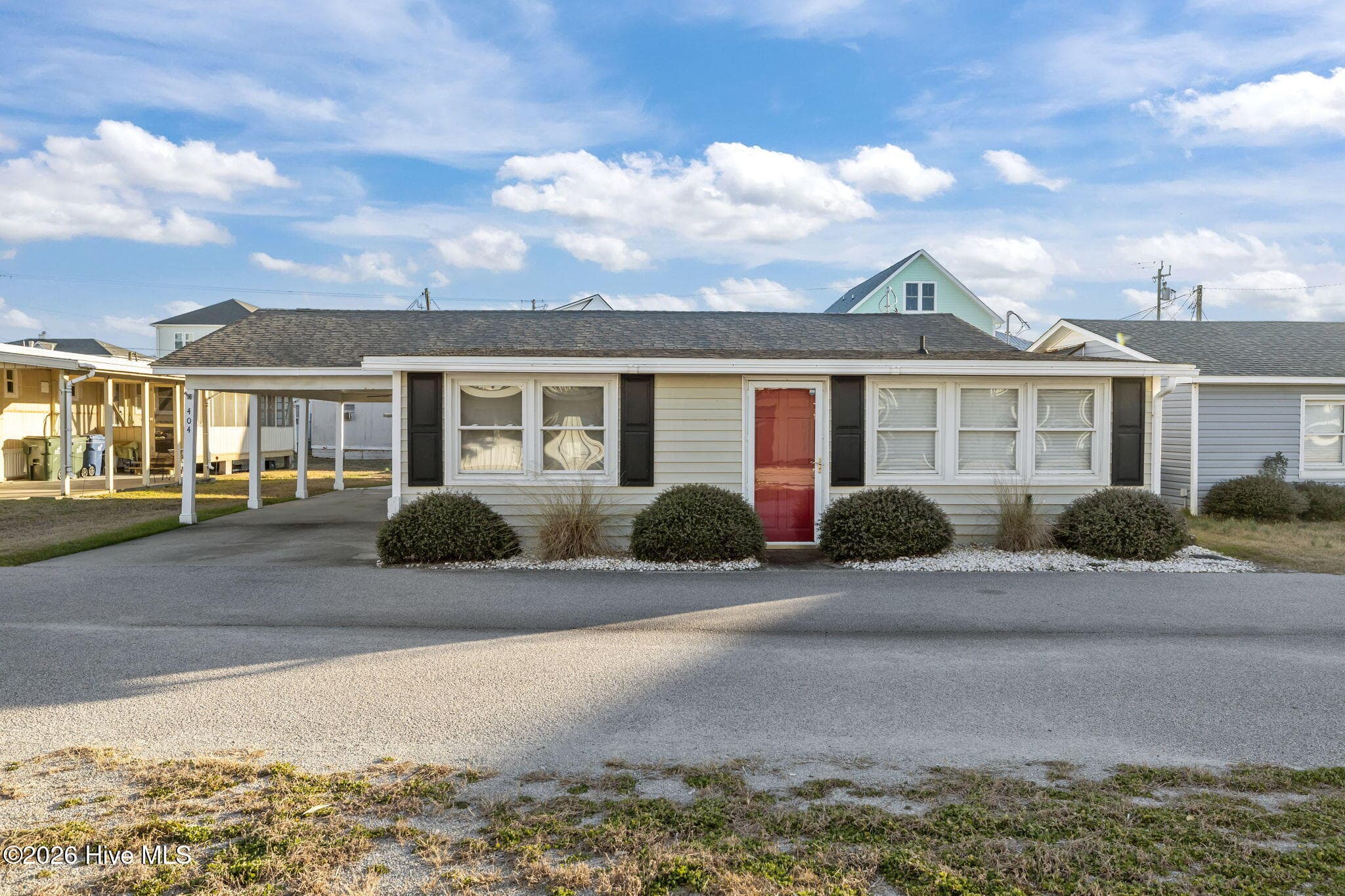 Front of 404 Dobbs Street, Atlantic Beach, NC 28512