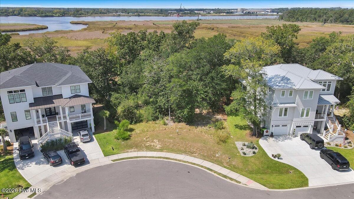 Front of 1511 80 Riverview Terrace, Wilmington, NC 28401