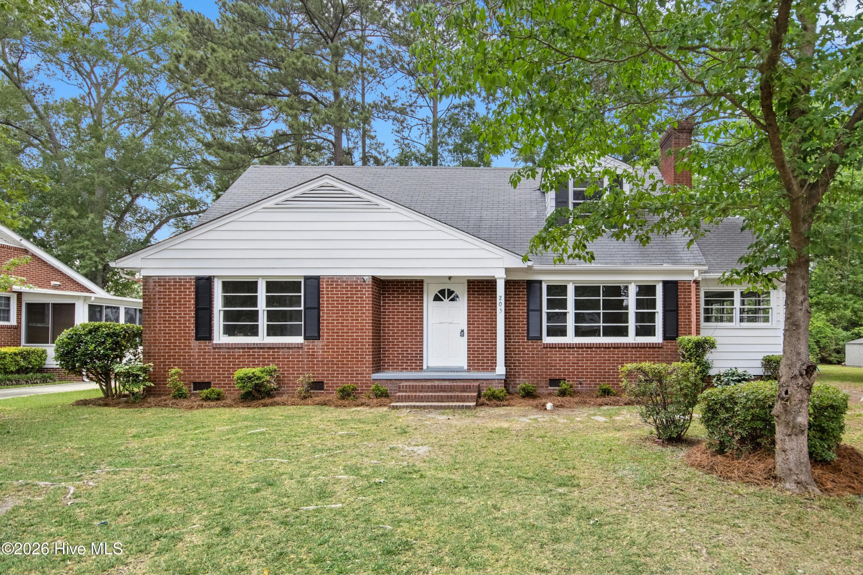 Front of 205 Hill Street, Kinston, NC 28501