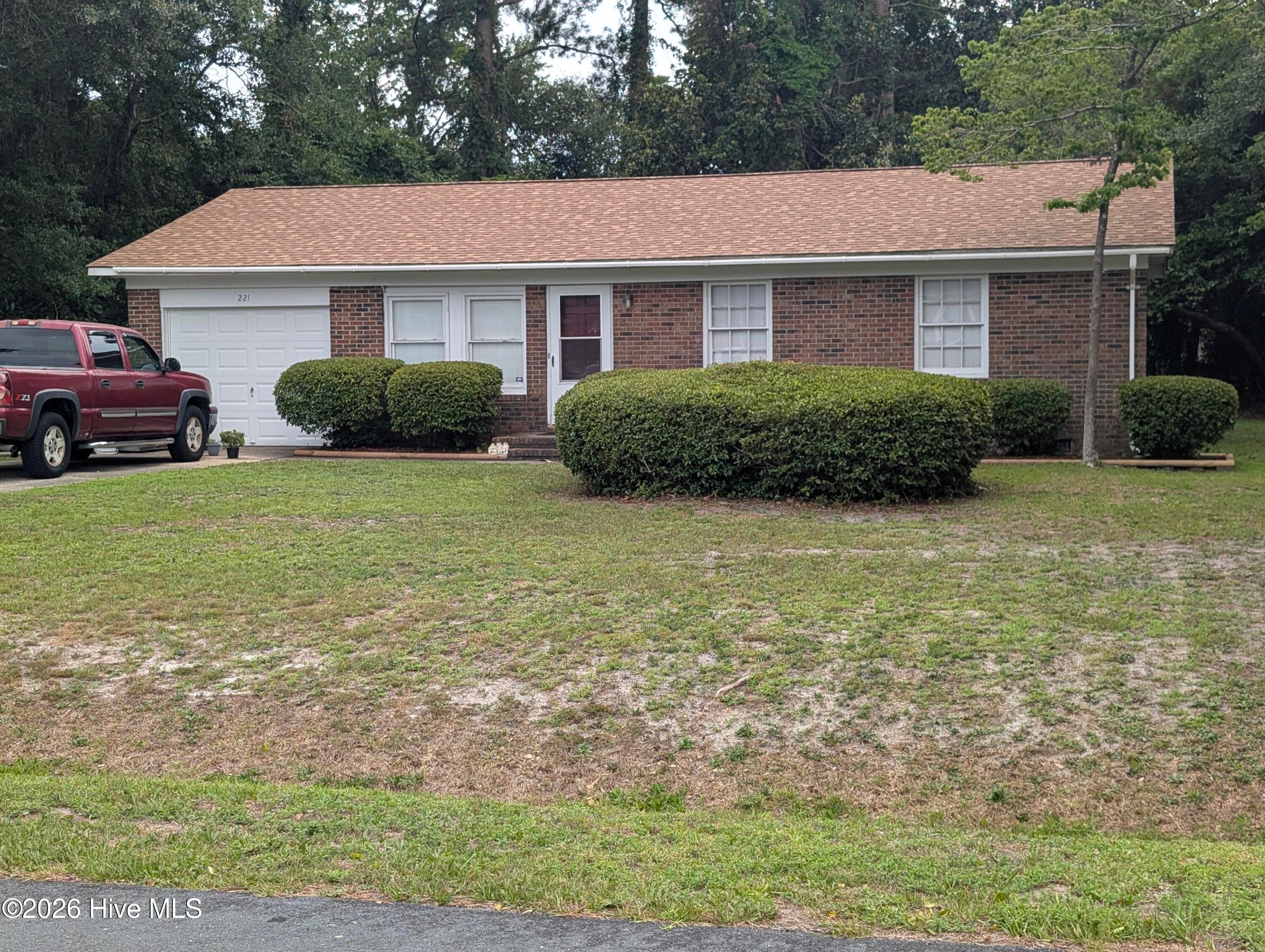 Front of 221 Seminole Trail, Wilmington, NC 28409