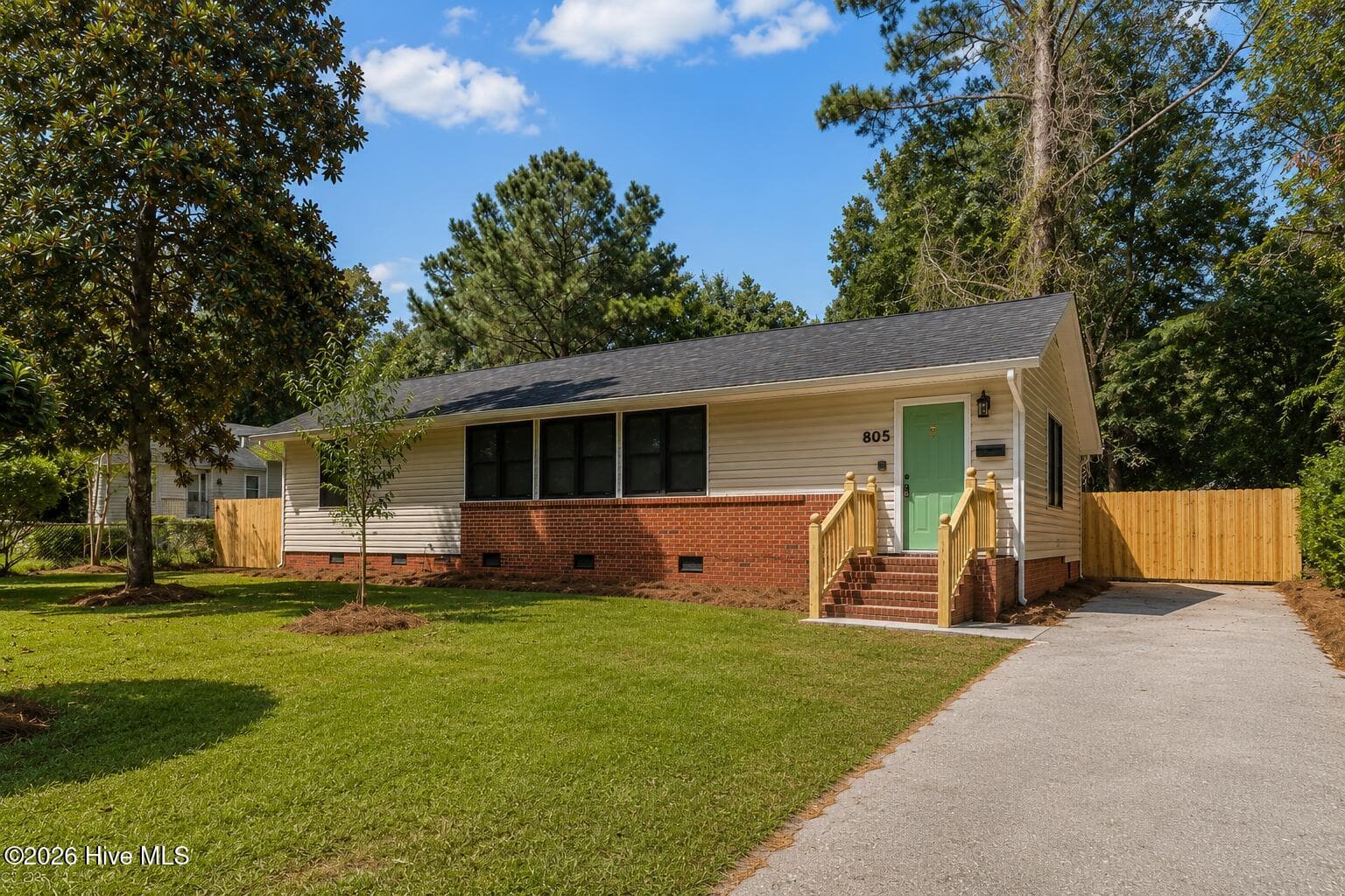 Front of 805 River Street, Jacksonville, NC 28540