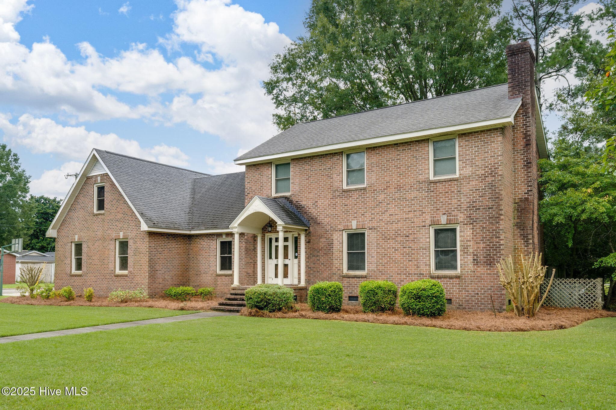 Exterior of 518 Forest Lane, Wallace, NC 28466