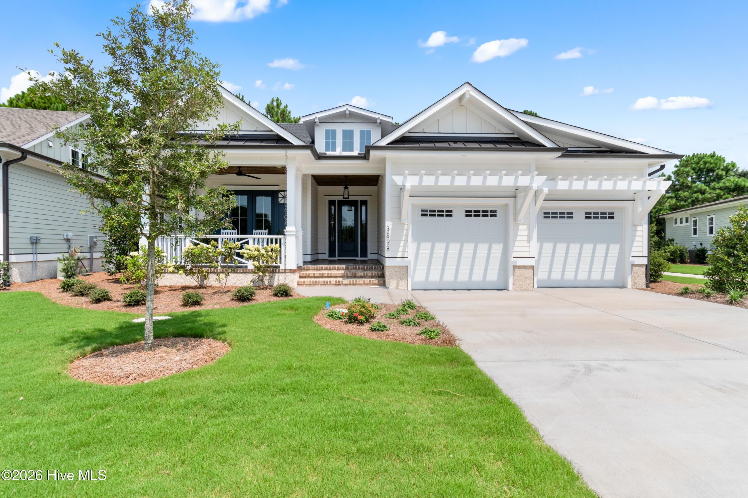 Front of 3864 Reserve Club Drive, Southport, NC 28461