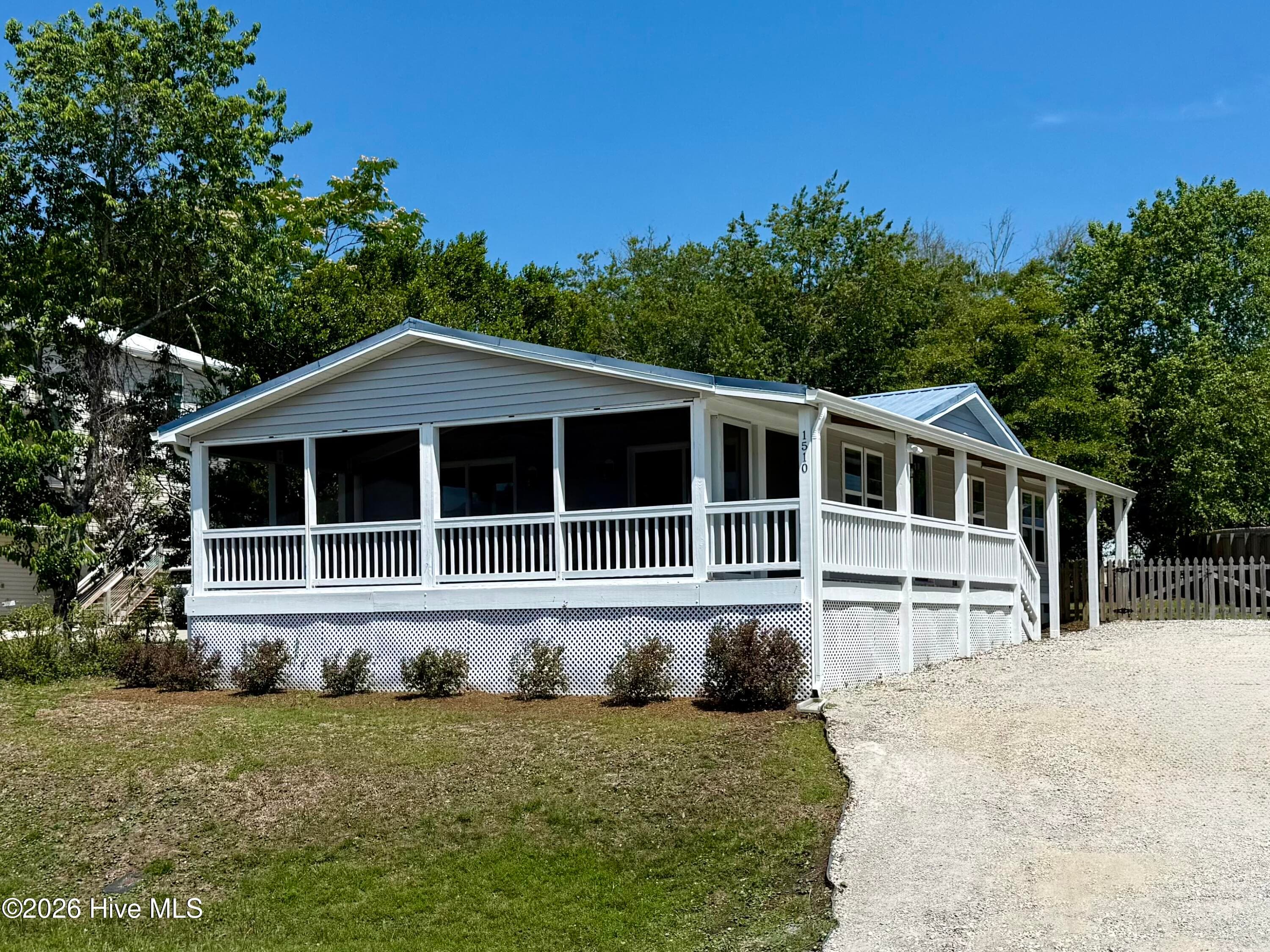 Front of 1510 Kings Landing Road, Hampstead, NC 28443
