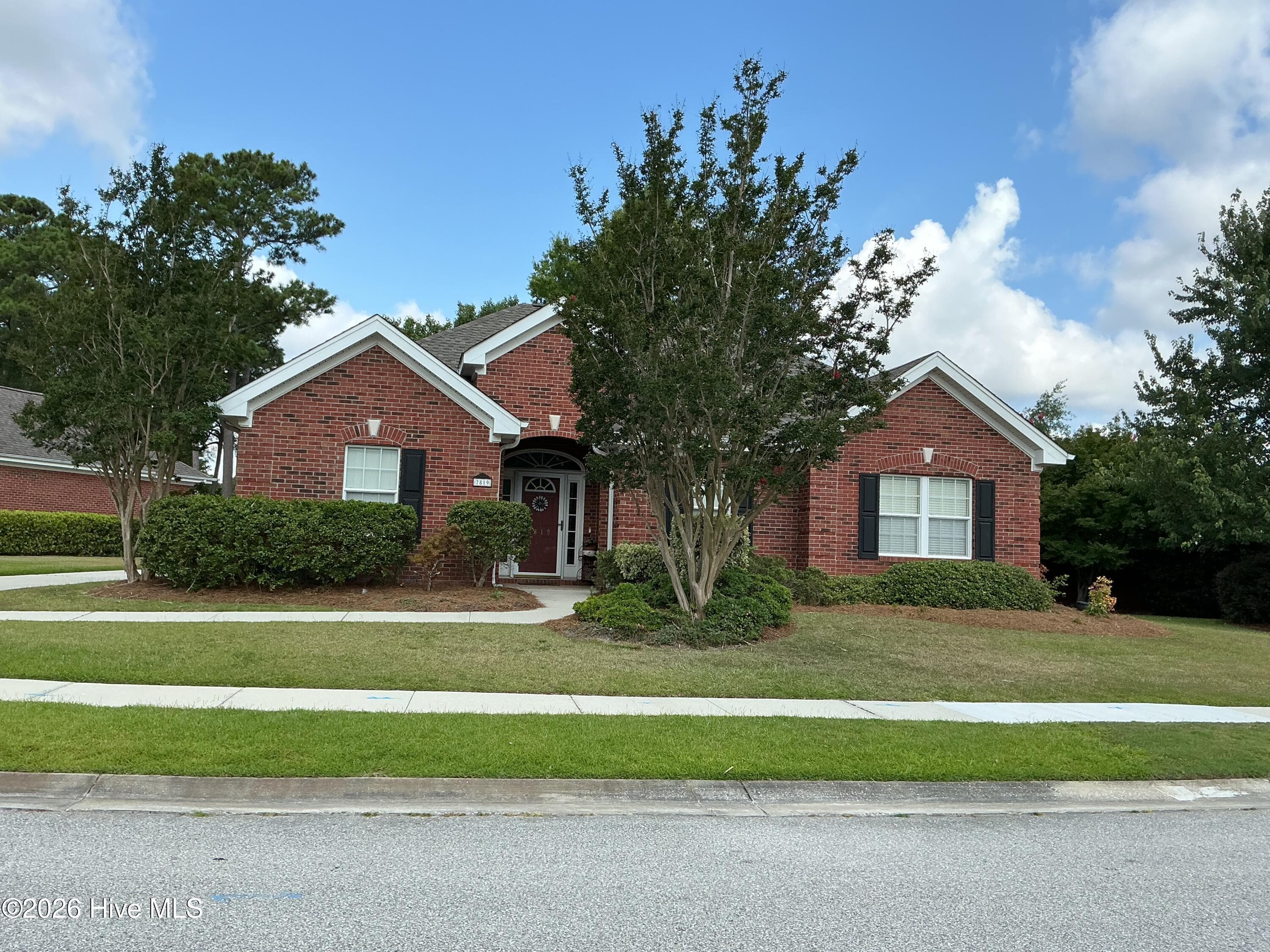 Front of 7819 Sanderling Place, Wilmington, NC 28411