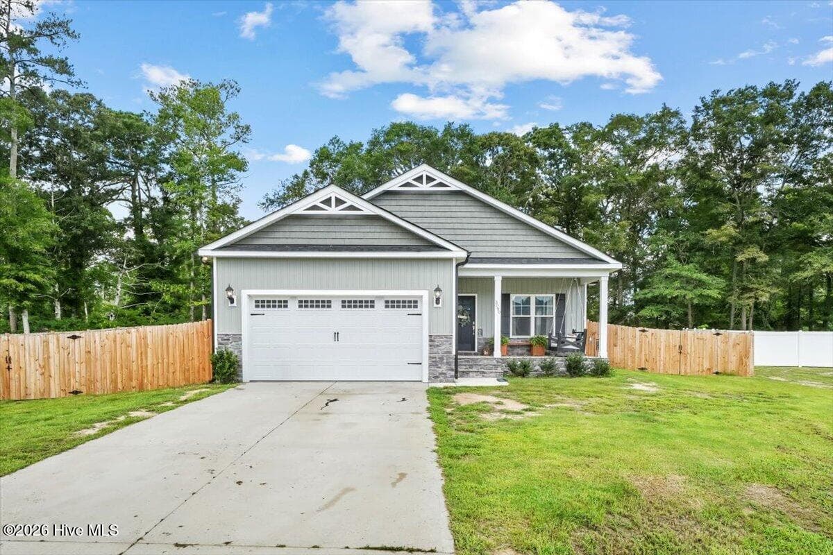 Front of 3090 Marion Heights Drive, Kinston, NC 28504