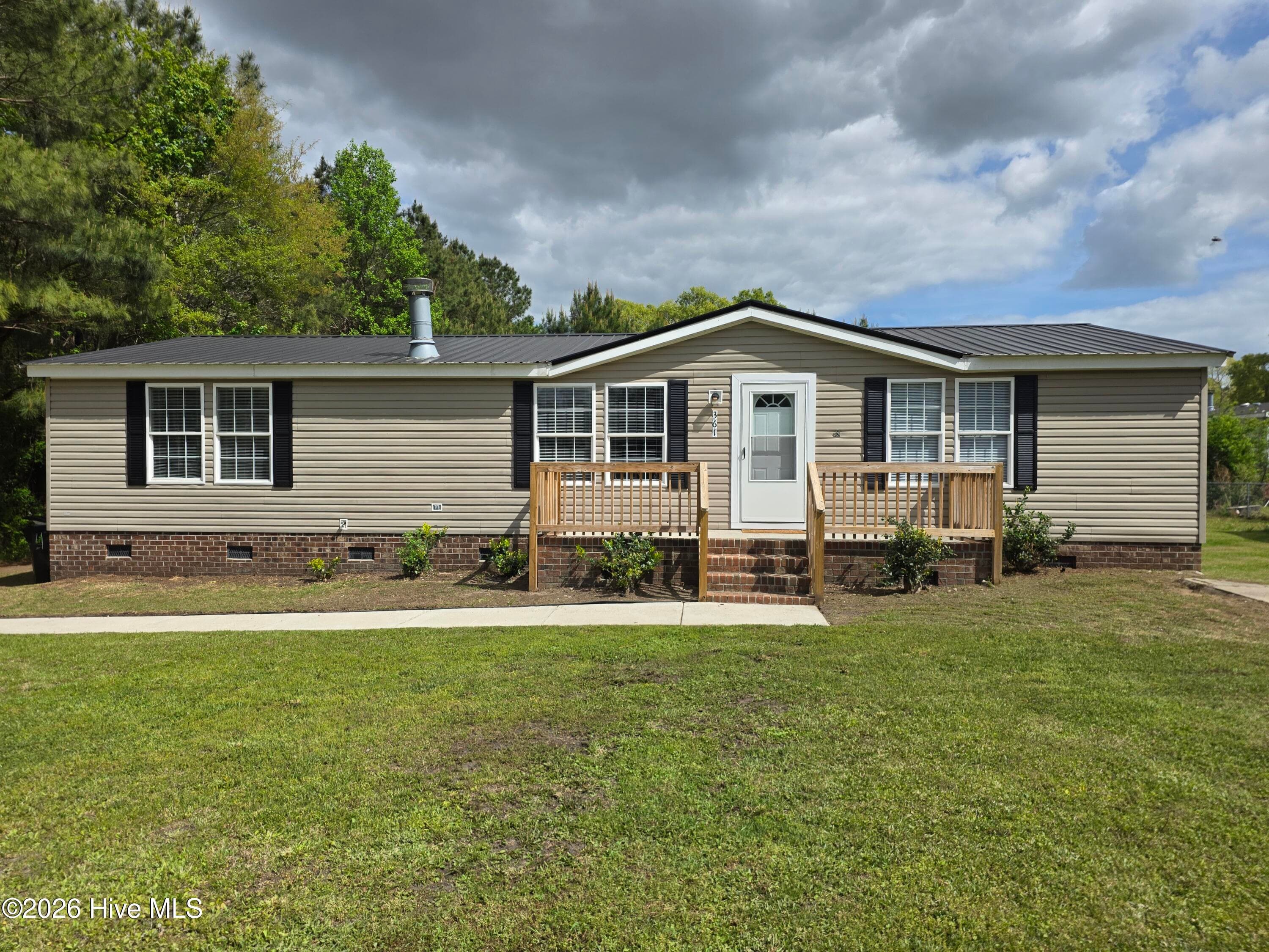 Front of 361 Fowler Manning Road, Richlands, NC 28574