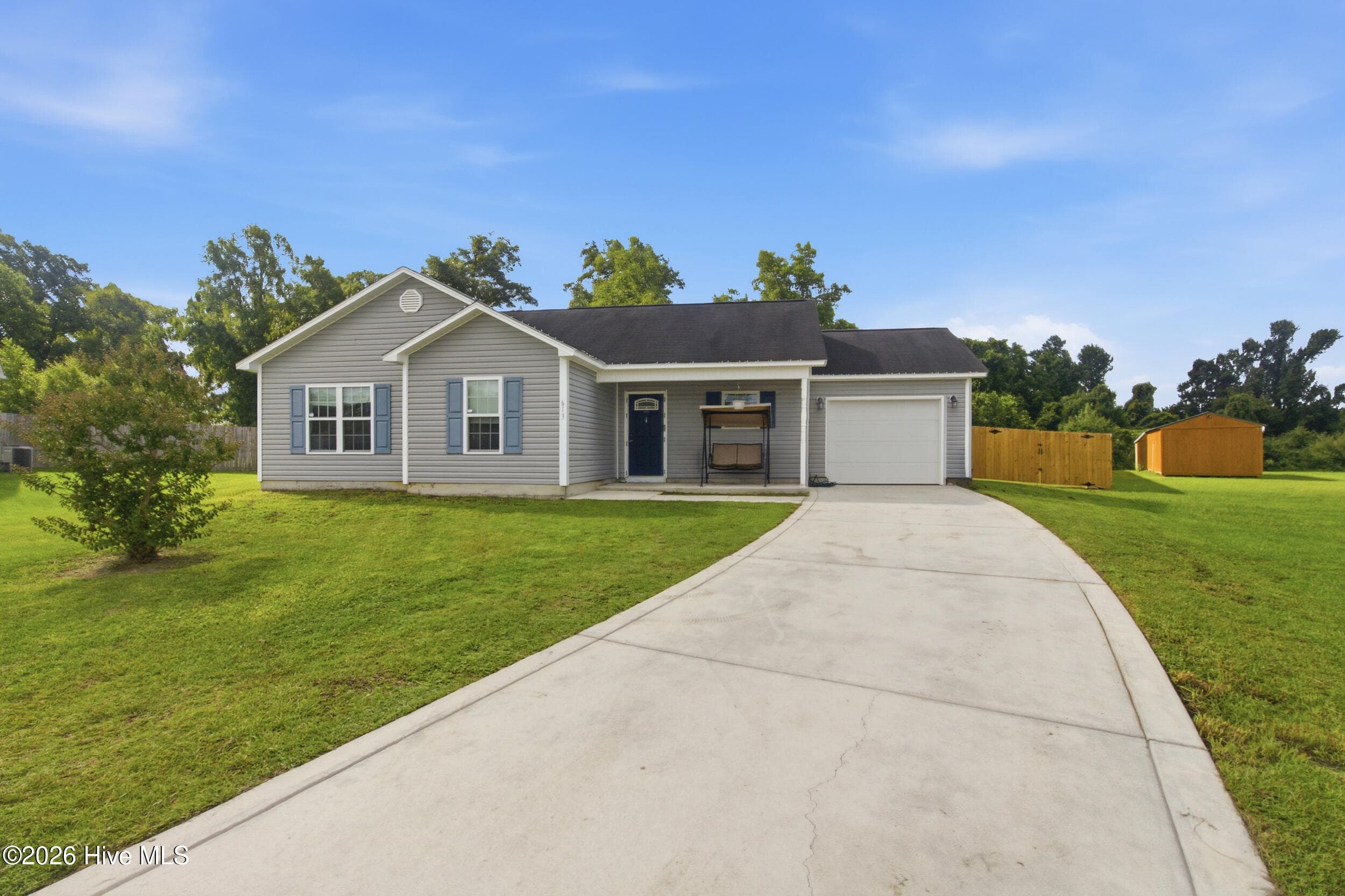 Front of 613 Denim Drive, Richlands, NC 28574