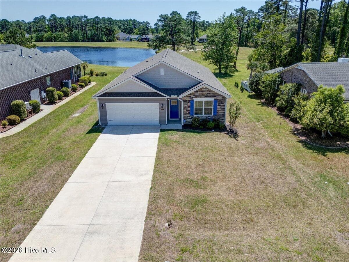 Front of 2021 Caracara Drive, New Bern, NC 28560
