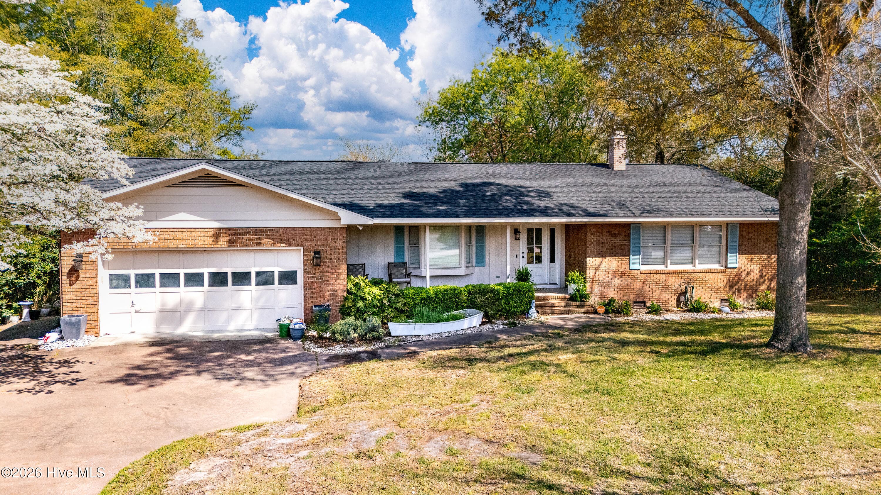 Exterior of 215 Harbor Drive, Morehead City, NC 28557