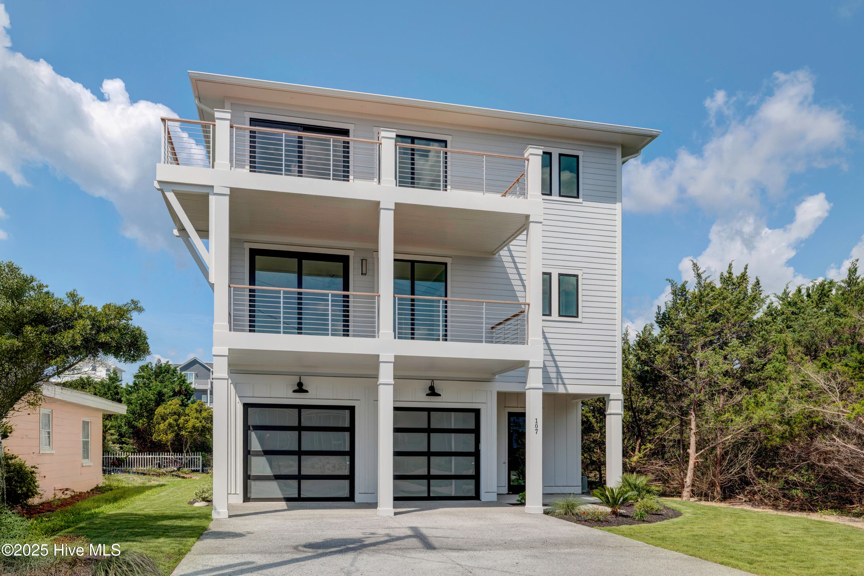 Exterior of 107 Raleigh Avenue, Surf City, NC 28445